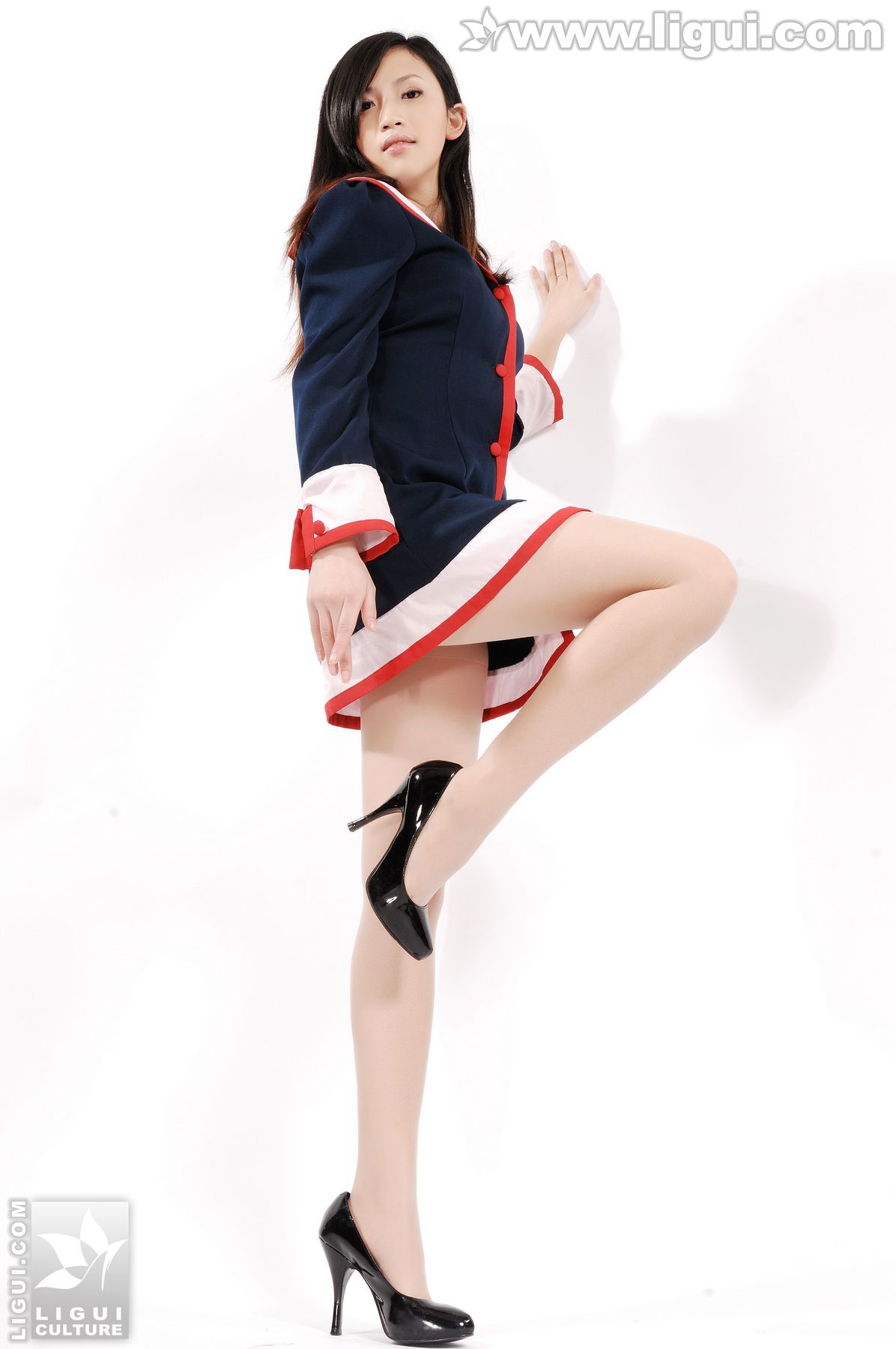 Model 左左《纯情极致的高跟风情》  美腿玉足写真图片-图7