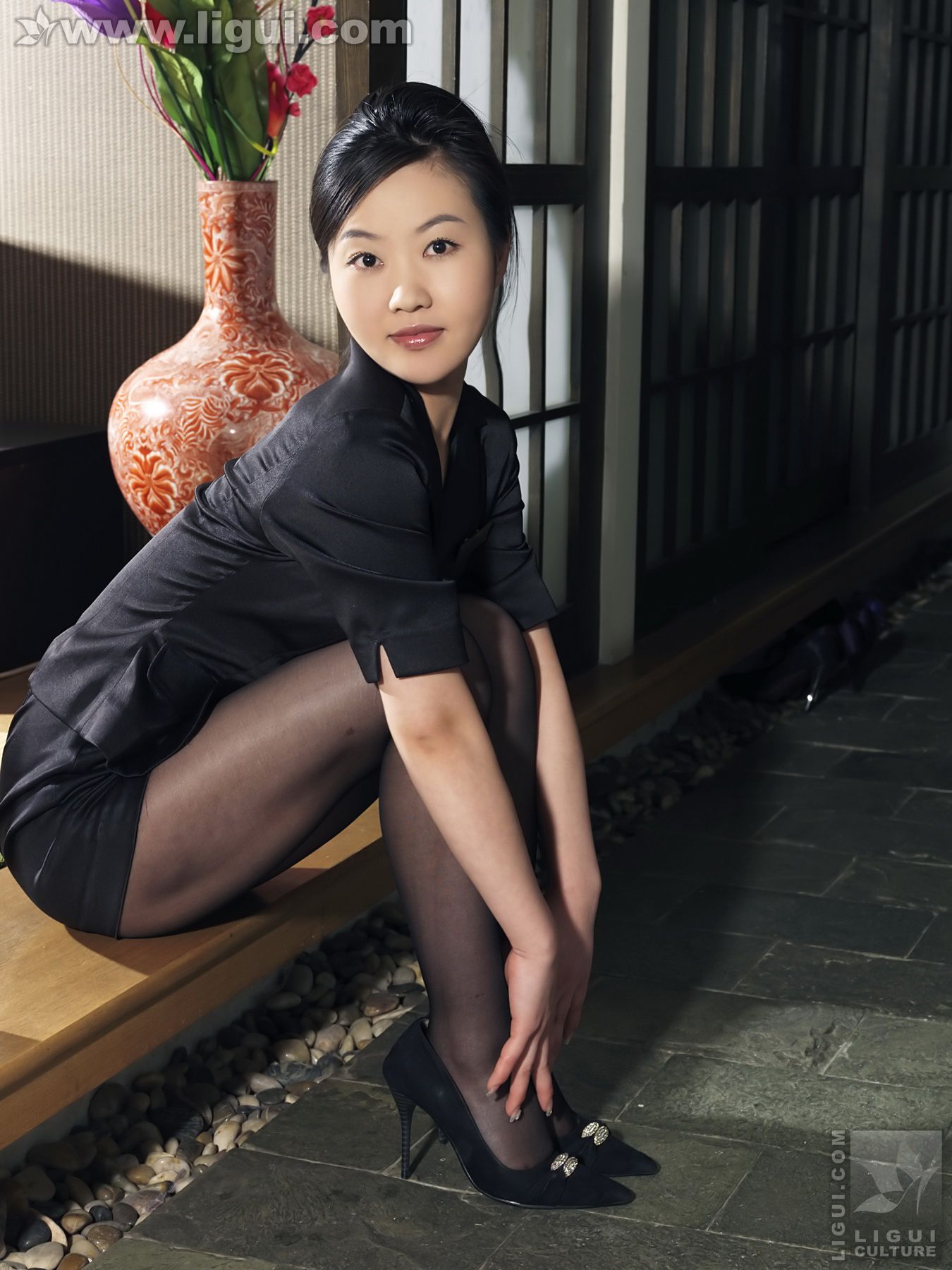 Model 小露露《民族风情的高跟丝袜》  美腿玉足写真图片-图5