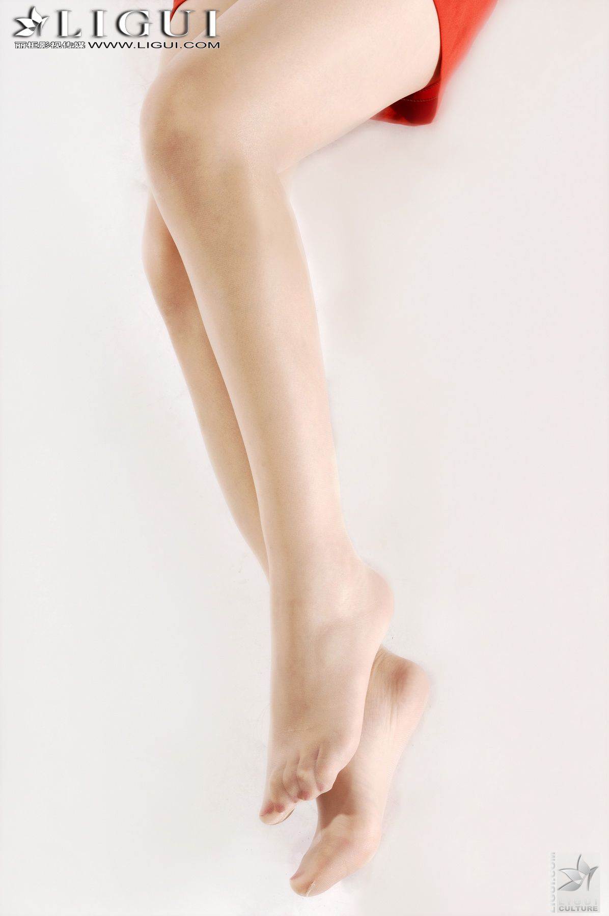 Model 文静《奢华的背景，高贵的气质》  美腿玉足写真图片-图27