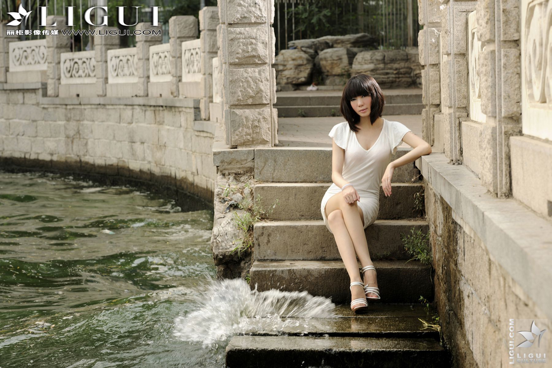 Model 乐乐《丝足戏水》  美腿玉足写真图片-图27