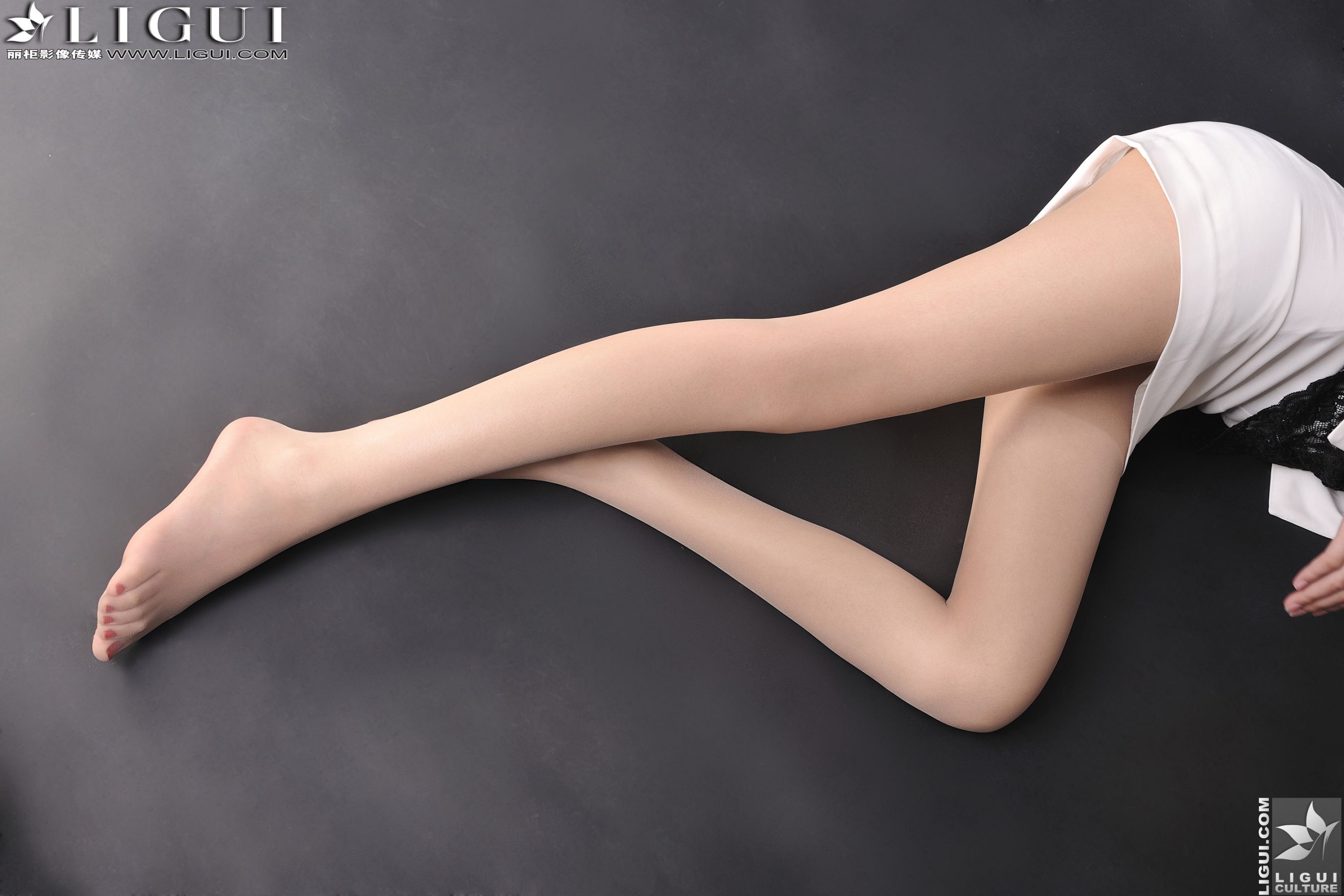 Model 文欣《OL职业装》上下全集 美腿玉足写真图片-图46