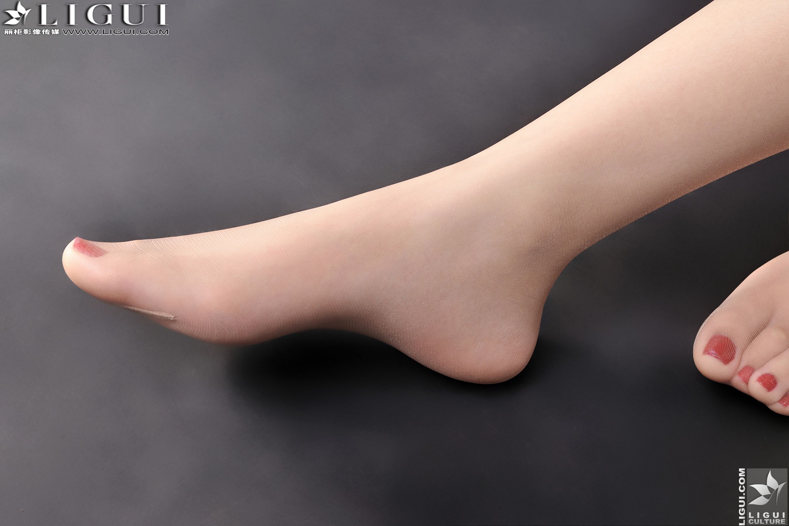 Model 文欣《OL职业装》上下全集 美腿玉足写真图片-图50