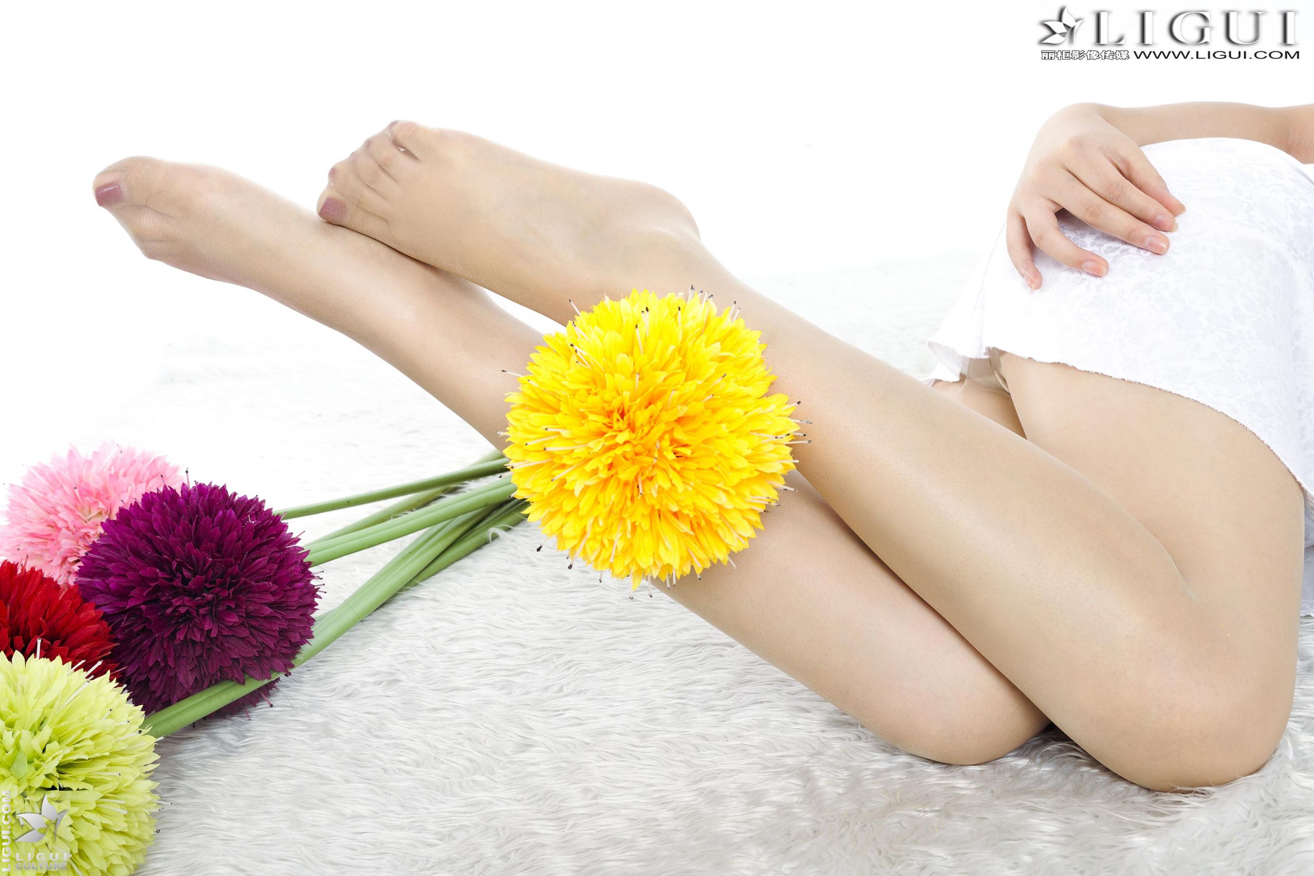 Model 文静《唯美睡衣美足》上下全集  美腿玉足写真图片-图37