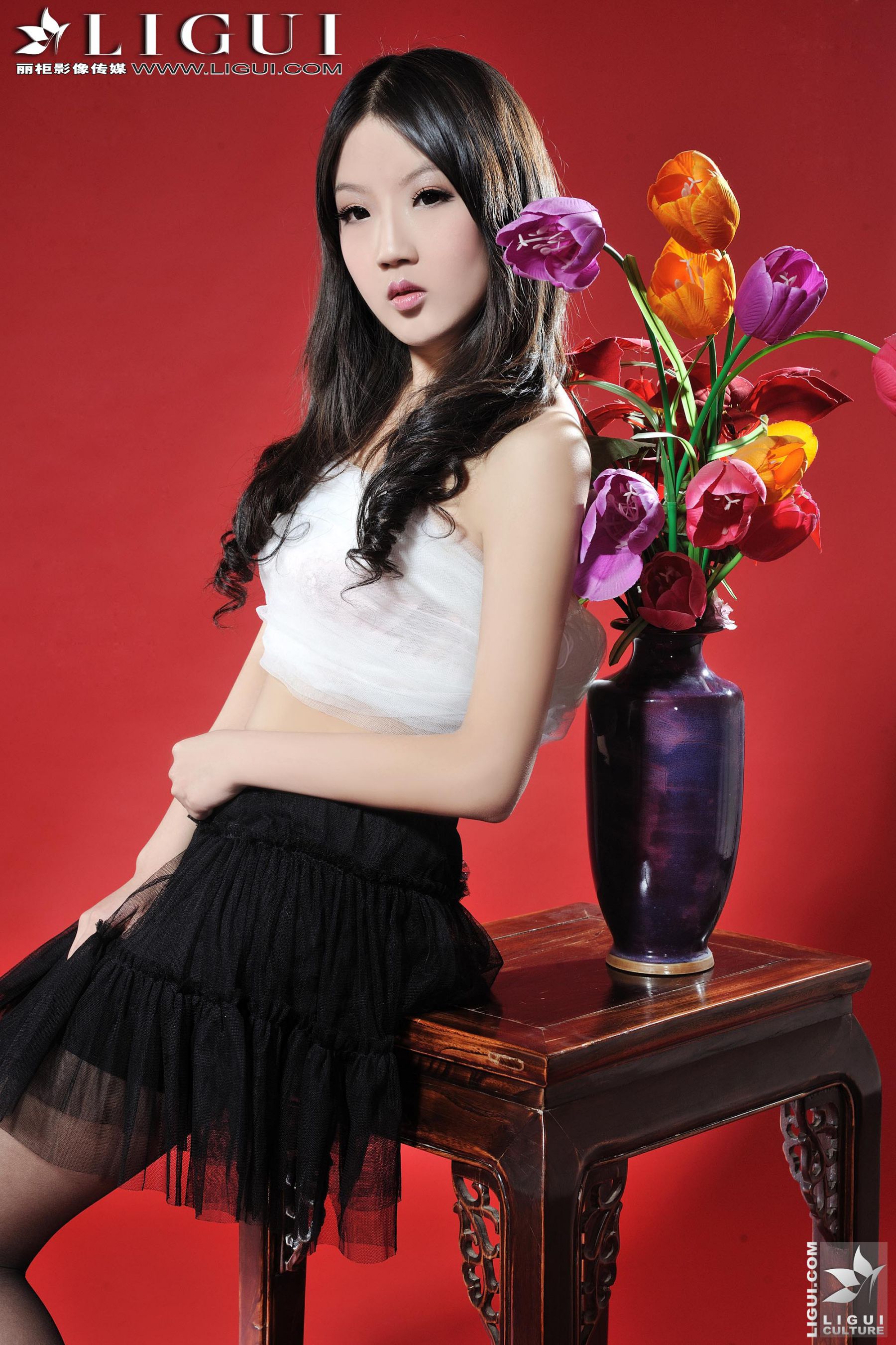Model 司琪《黑丝美足》美腿丝足写真图片-图0