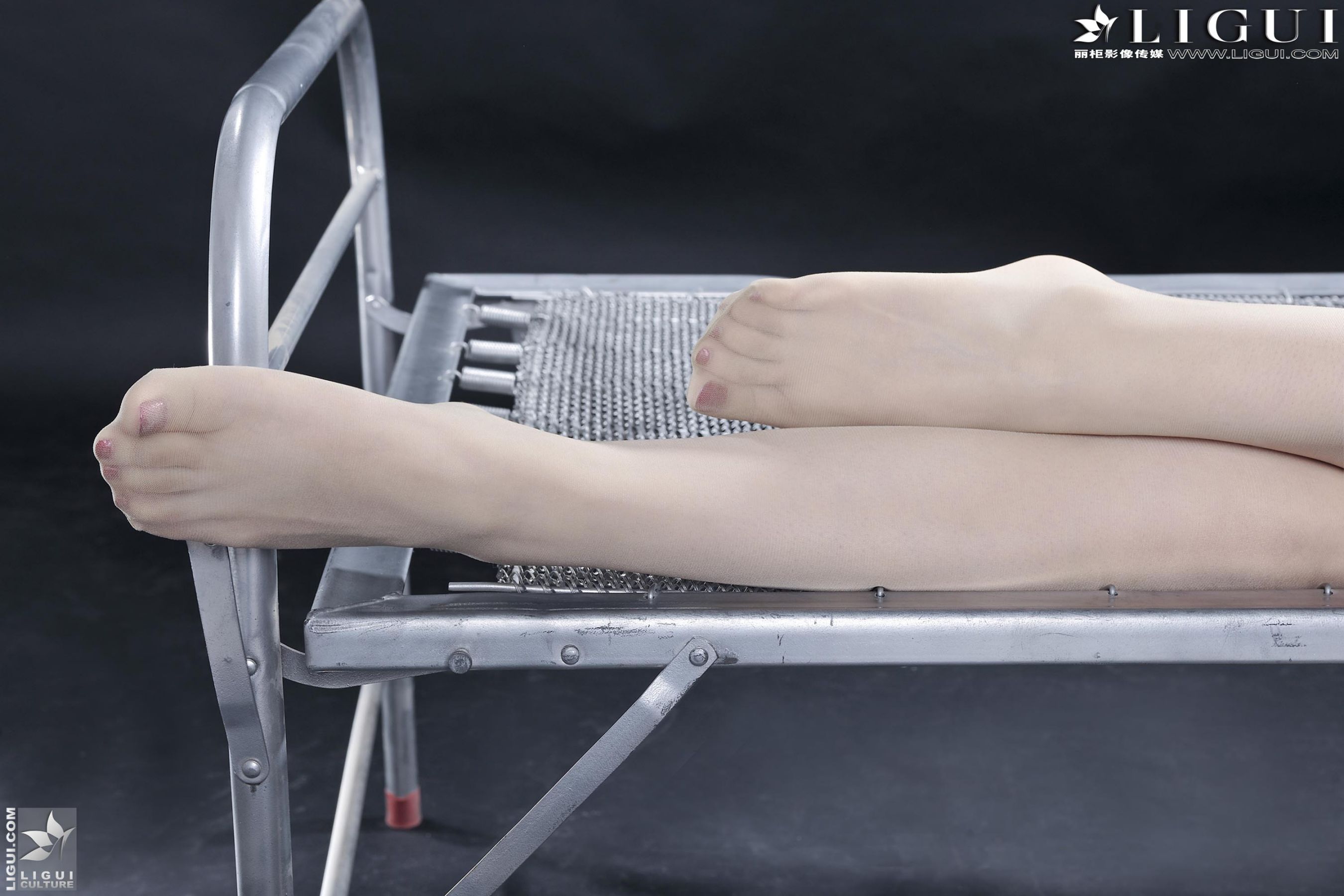 Model 允儿《肉丝袜高跟女郎》美腿丝足写真图片-图30