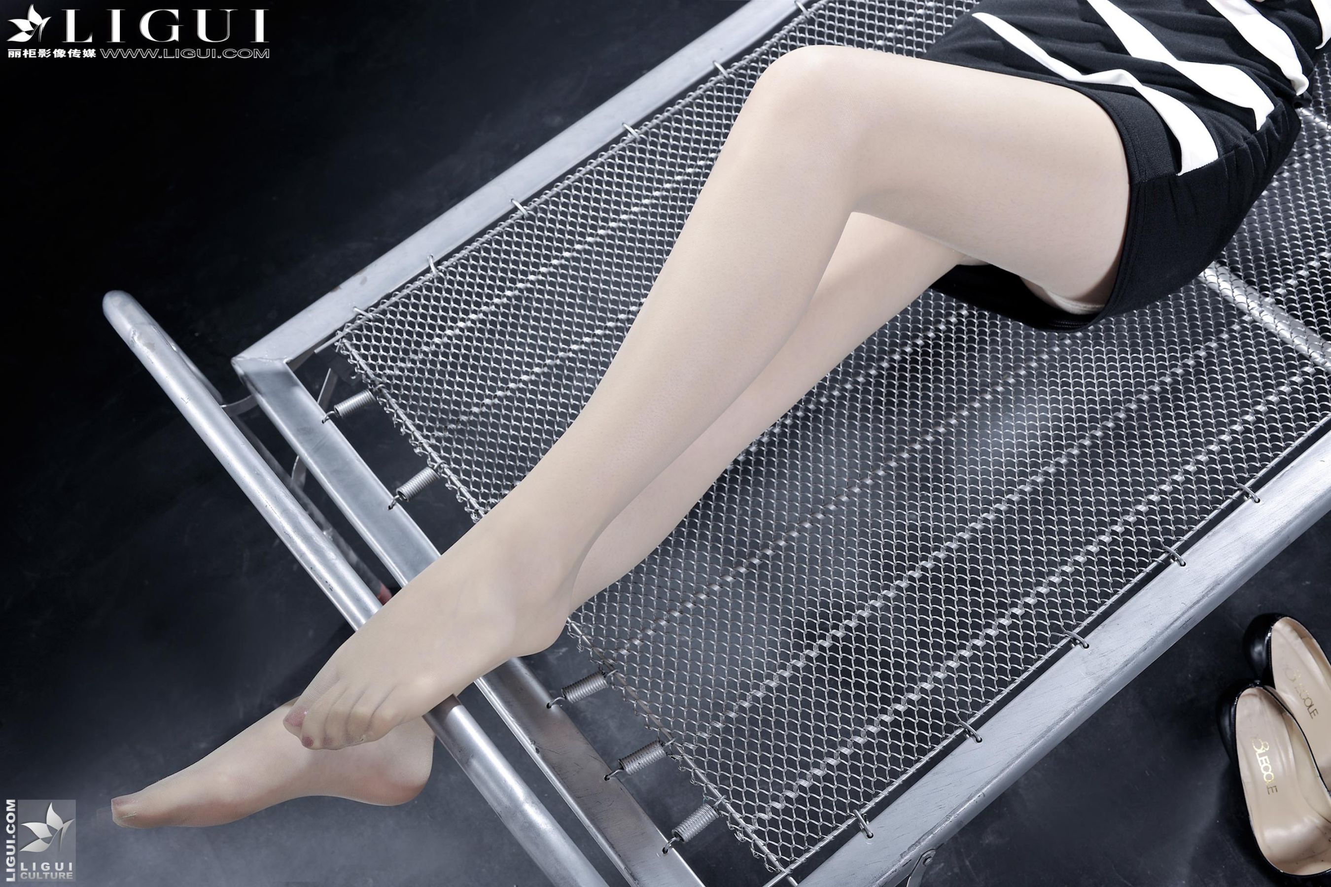 Model 允儿《肉丝袜高跟女郎》美腿丝足写真图片-图38