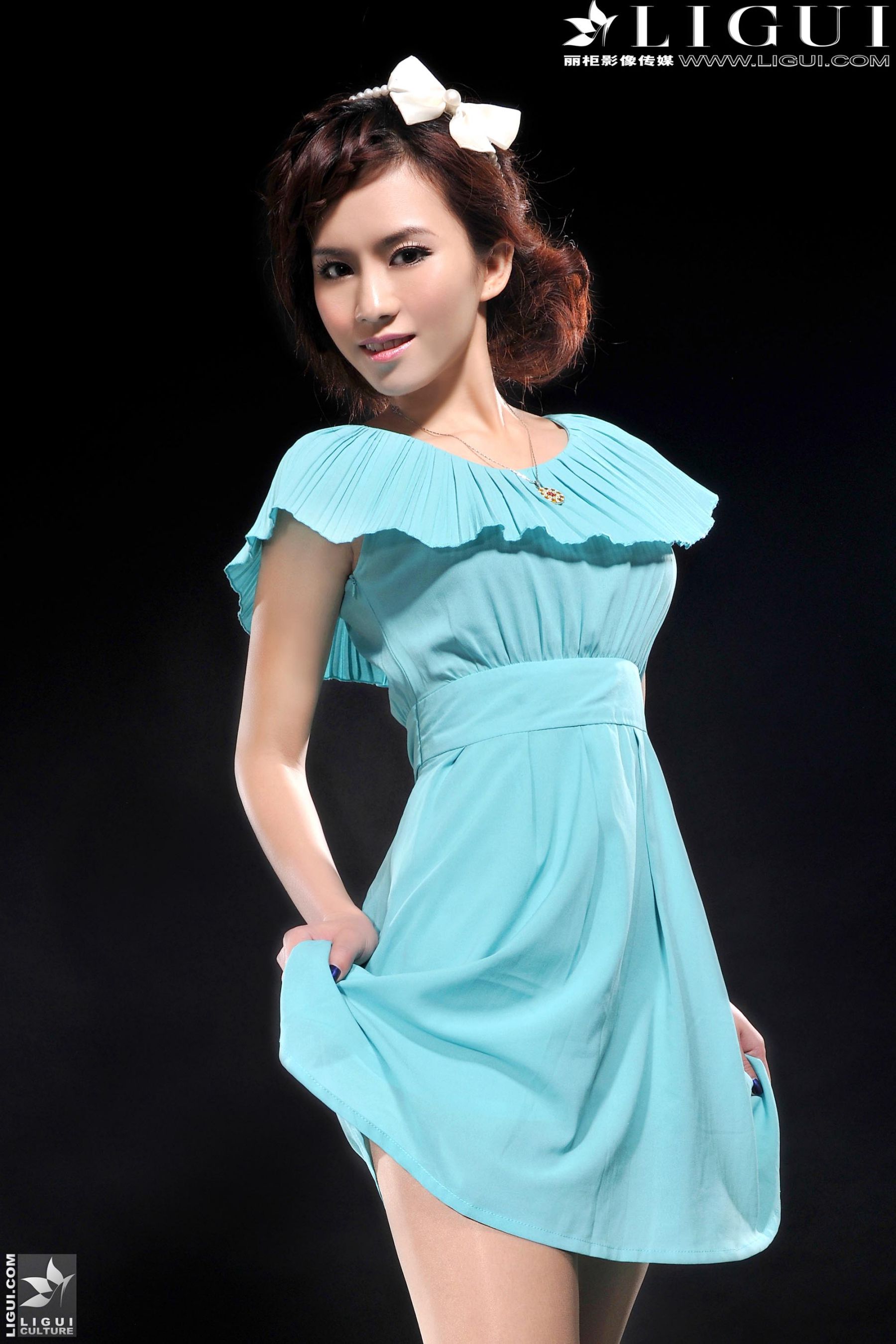 Model 安娜《薄纱丝足》 美腿玉足写真图片-图0