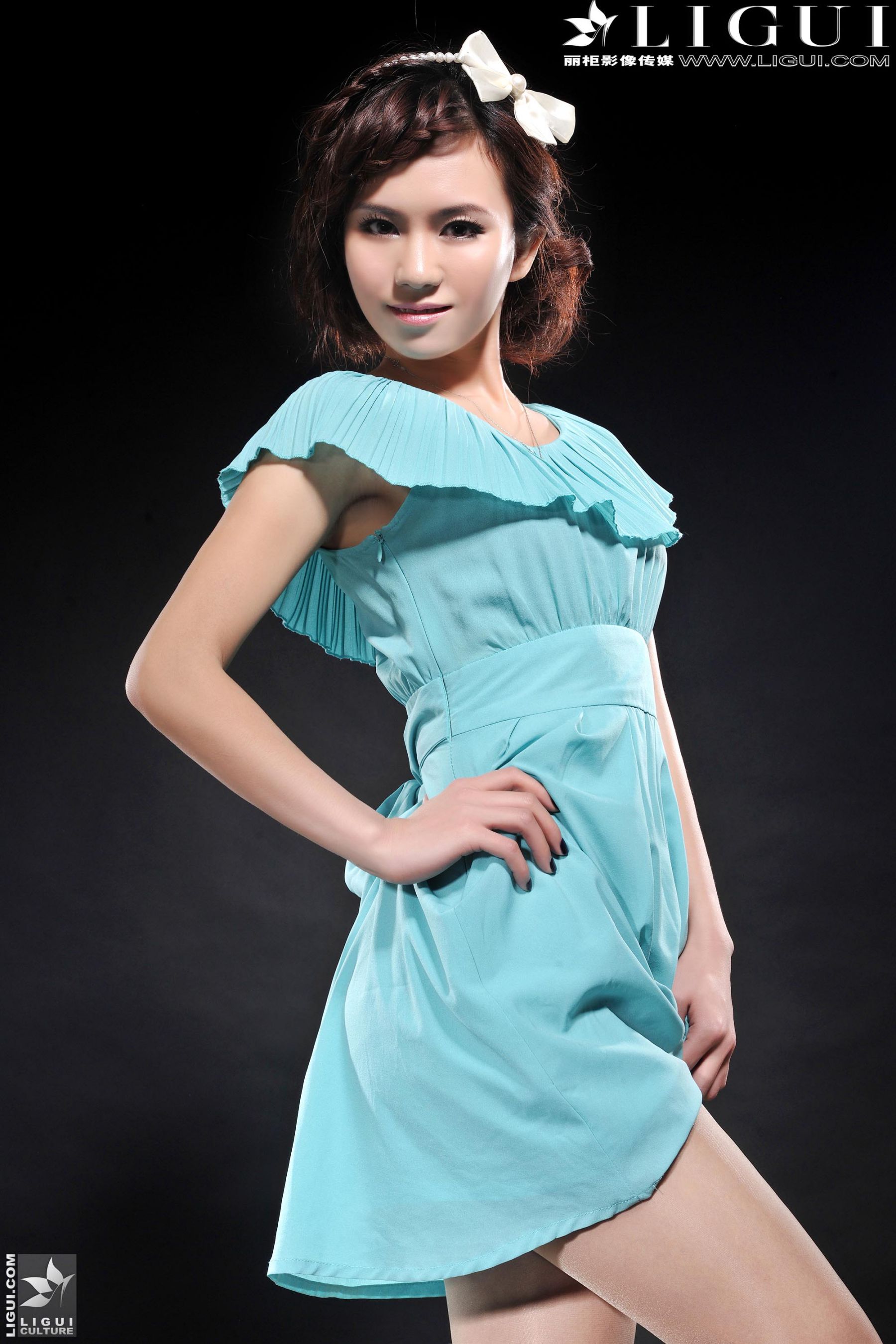 Model 安娜《薄纱丝足》 美腿玉足写真图片-图4