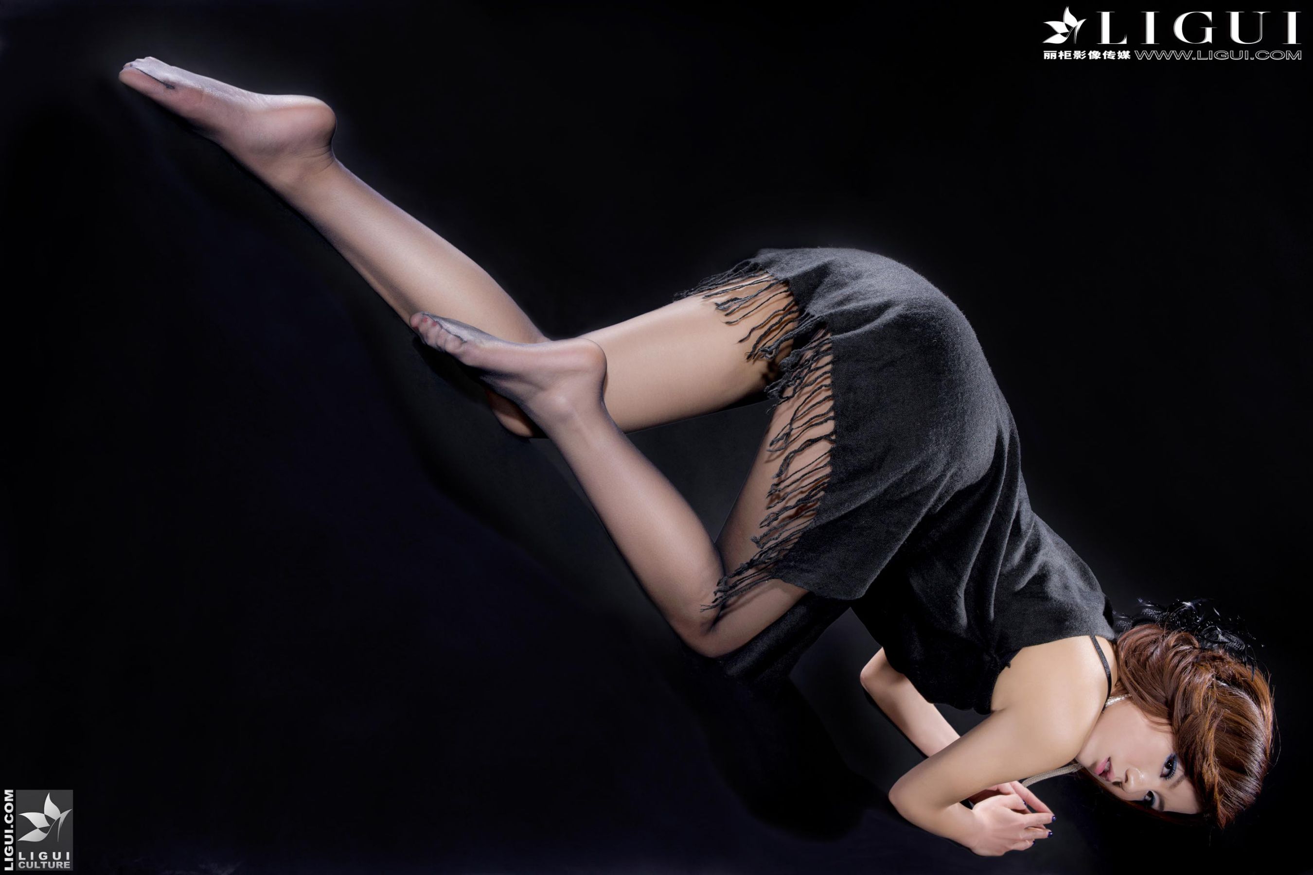 Model 安娜《黑丝高跟美足》美腿丝足写真图片-图9