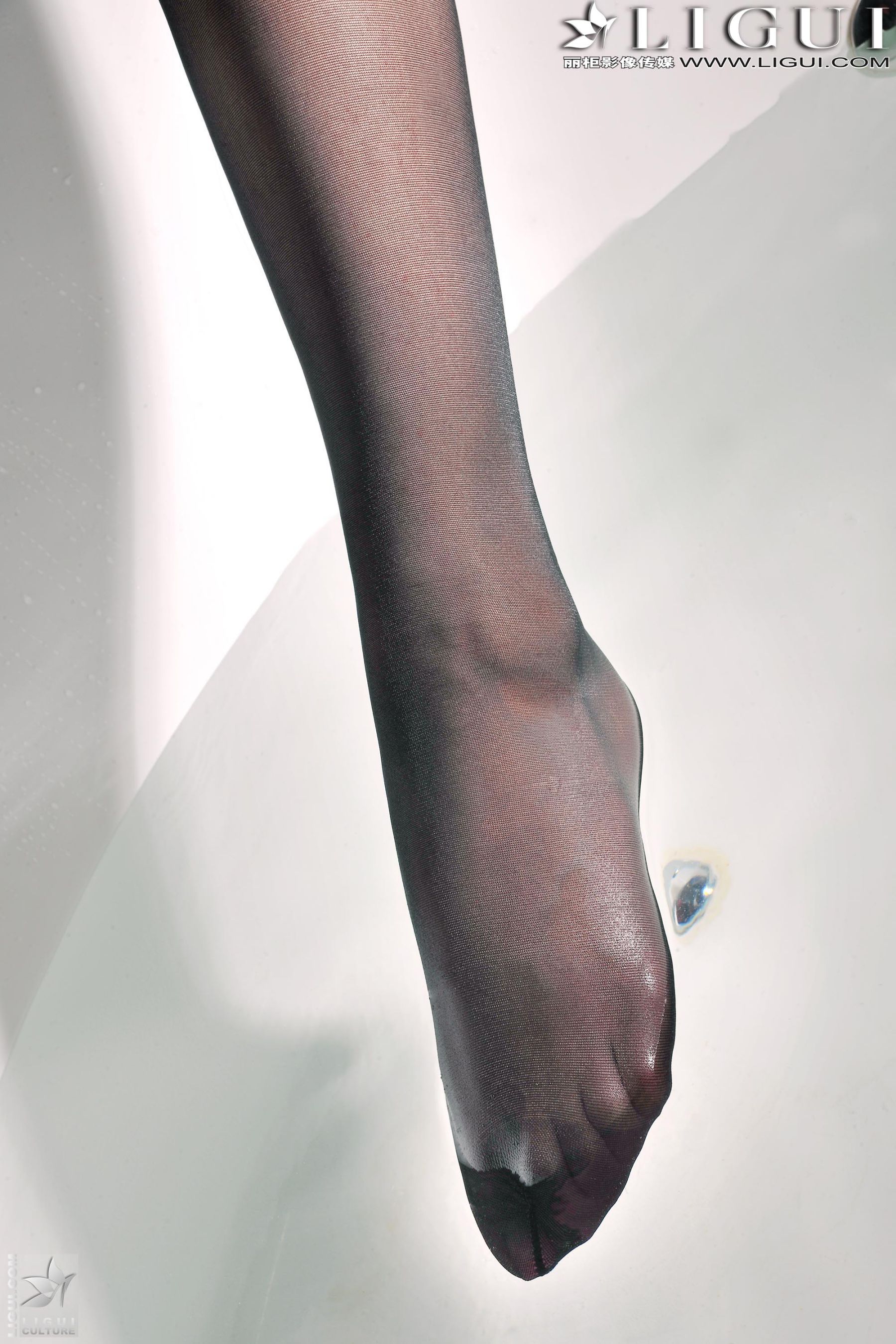 Model 美辰《睡衣+黑丝高跟》 美腿丝足写真图片-图43
