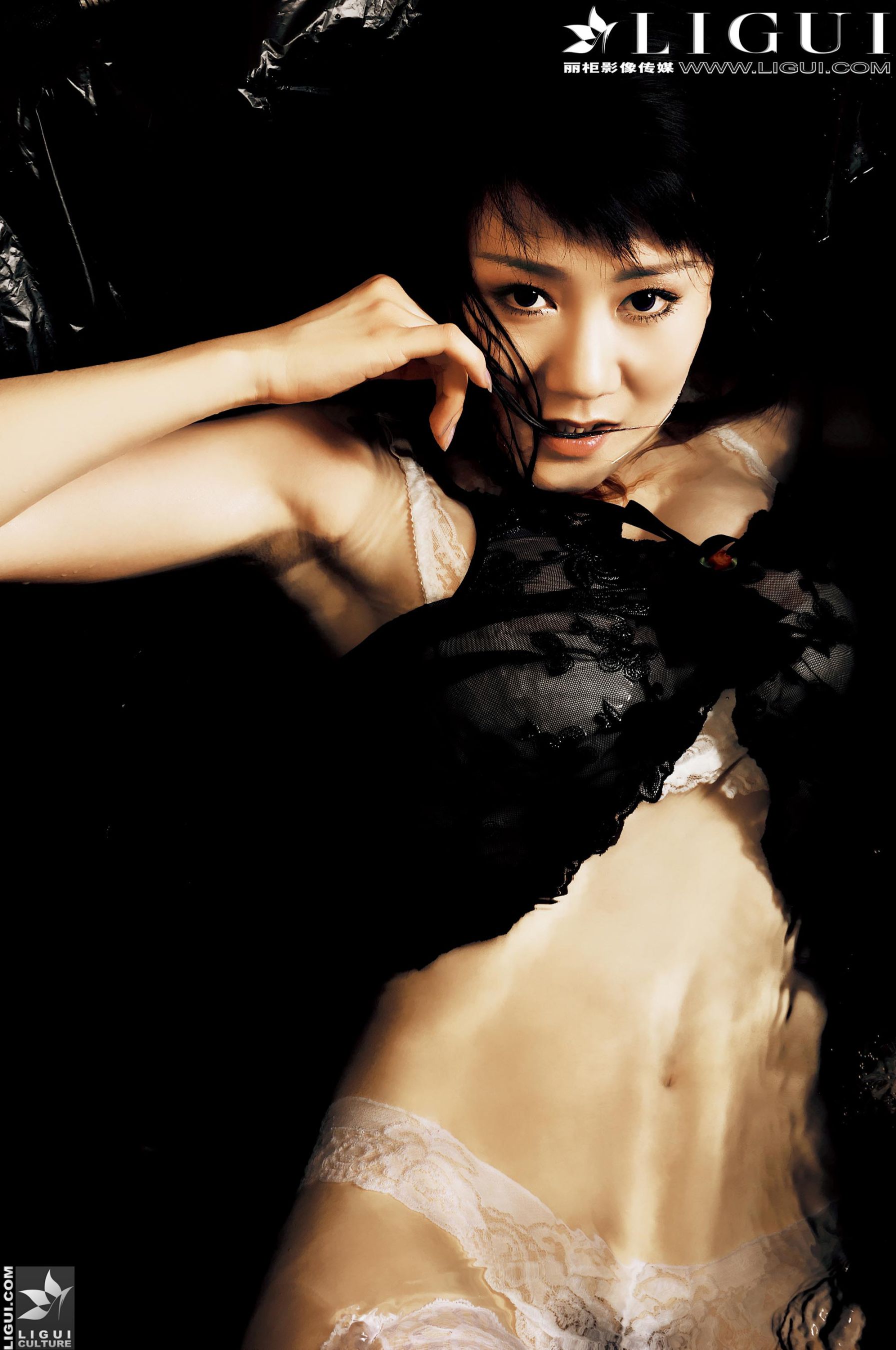 Model 蒙蒙《蕾丝尤物》美腿丝足写真图片-图27