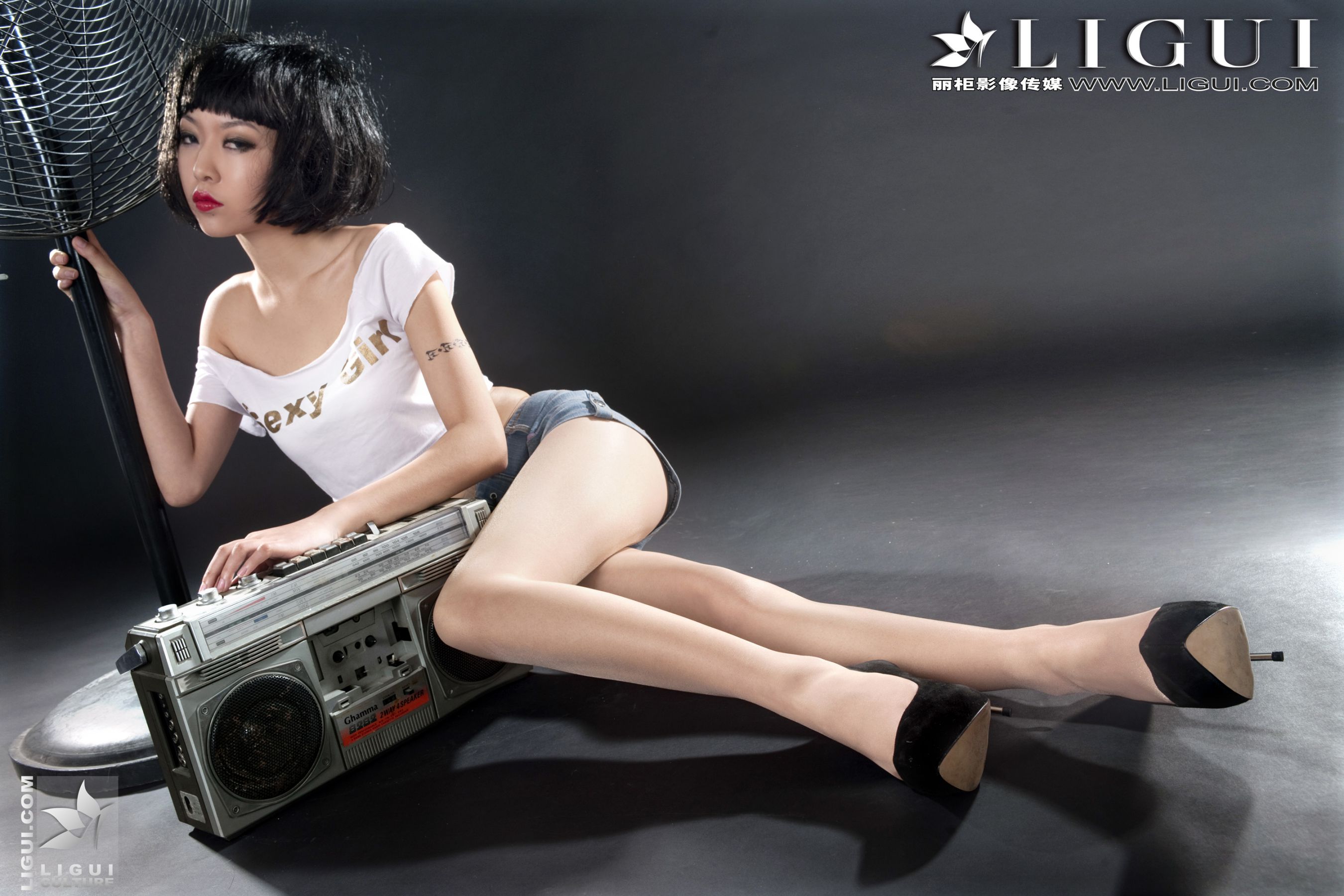 Model 文欣《时尚牛仔热裤女郎》美腿丝足写真图片-图18