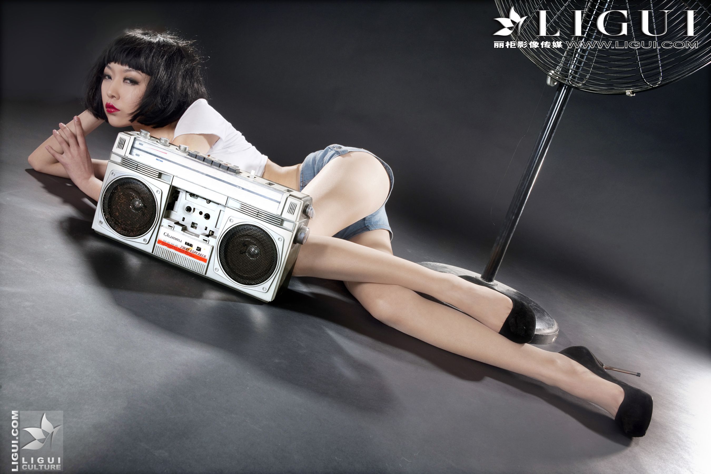 Model 文欣《时尚牛仔热裤女郎》美腿丝足写真图片-图20