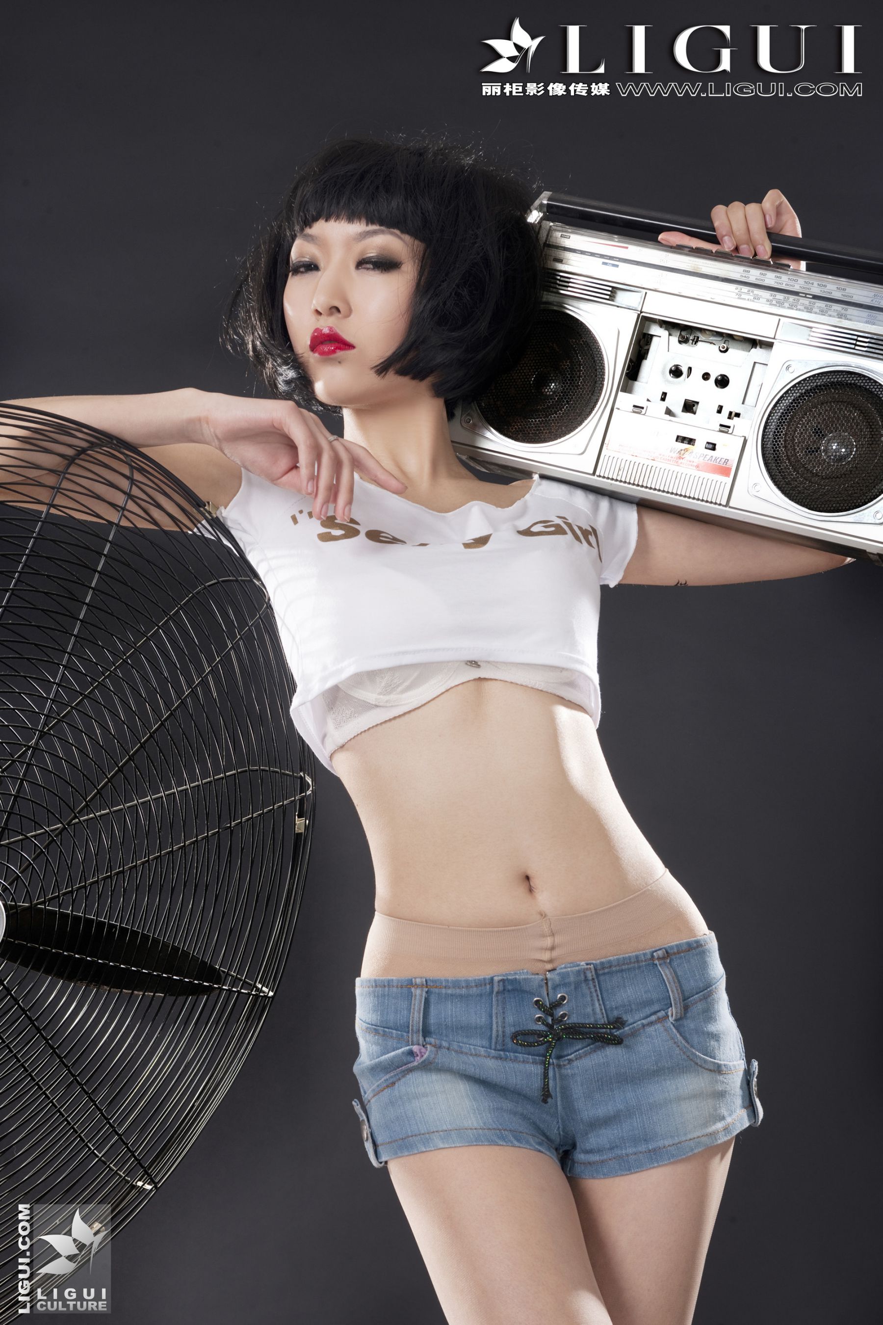 Model 文欣《时尚牛仔热裤女郎》美腿丝足写真图片-图8