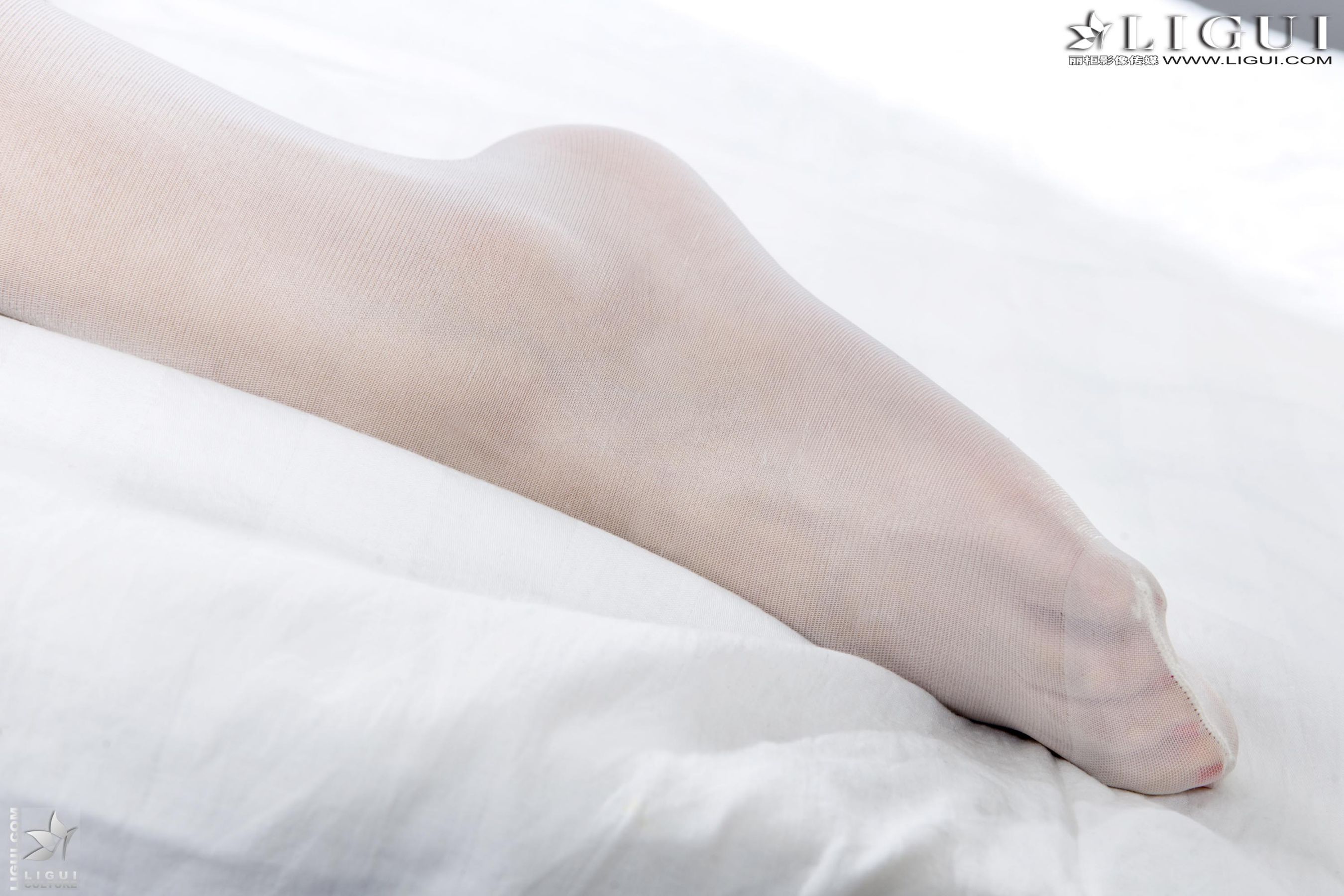 Model 司琪《白丝护士》美腿丝足写真图片-图29