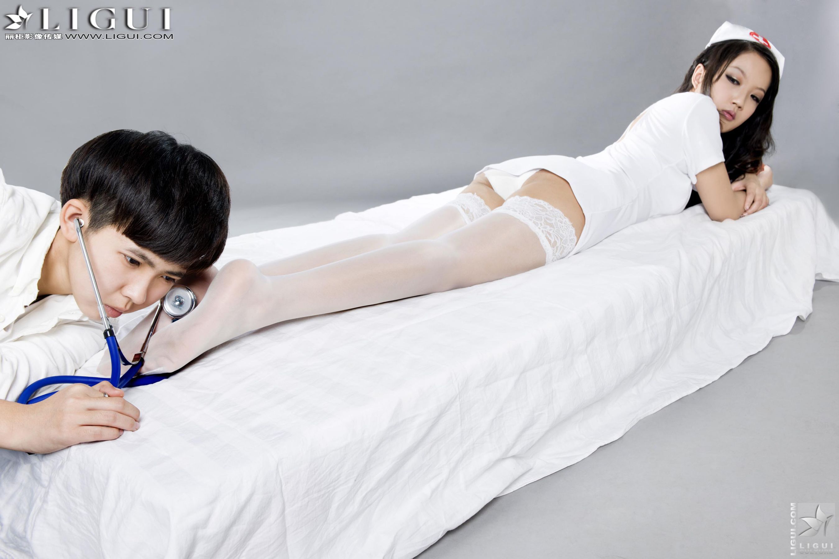 Model 司琪《白丝护士》美腿丝足写真图片-图38