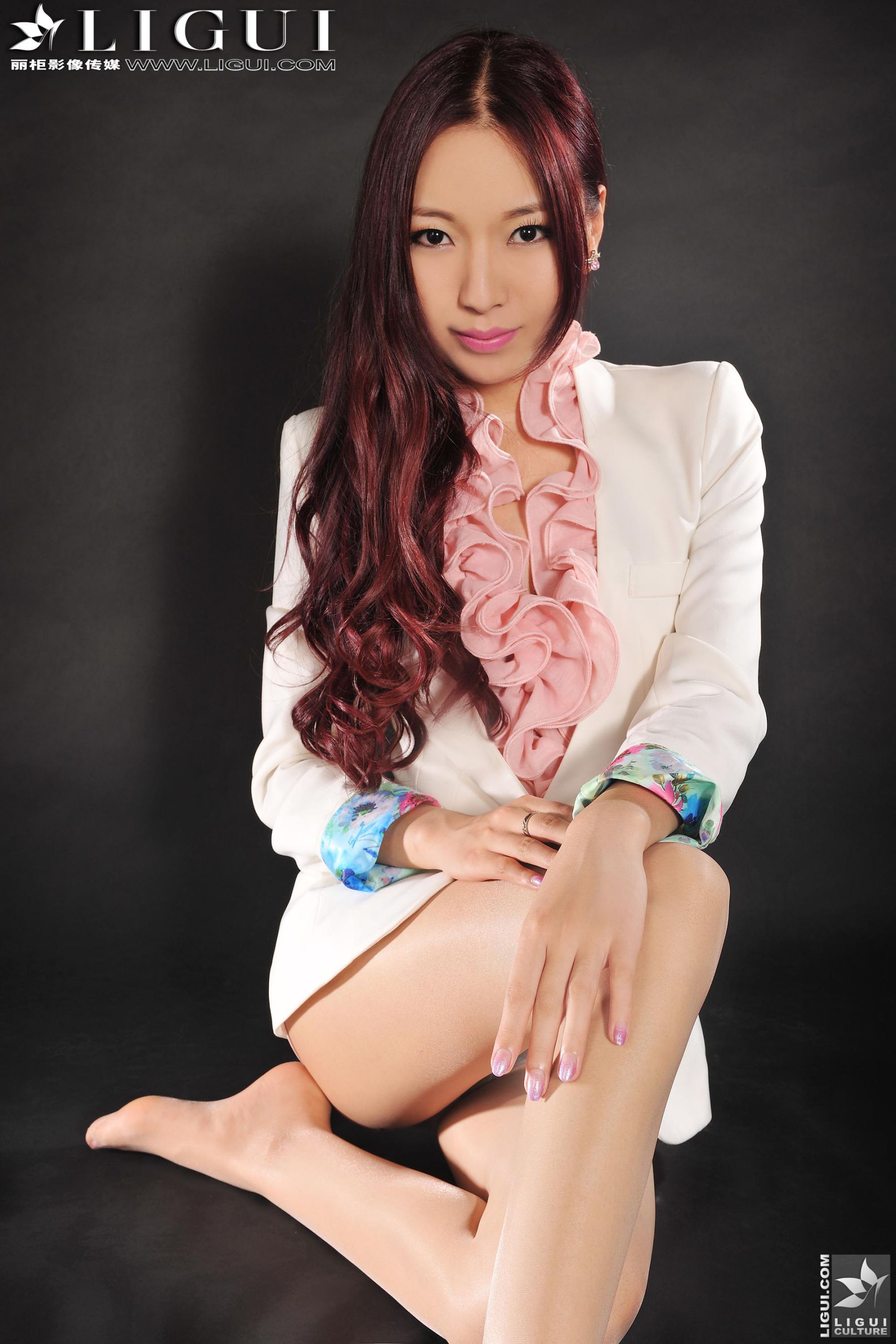 Model 文欣《OL红高跟丝足》上下全集 丝袜美足写真图片-图43