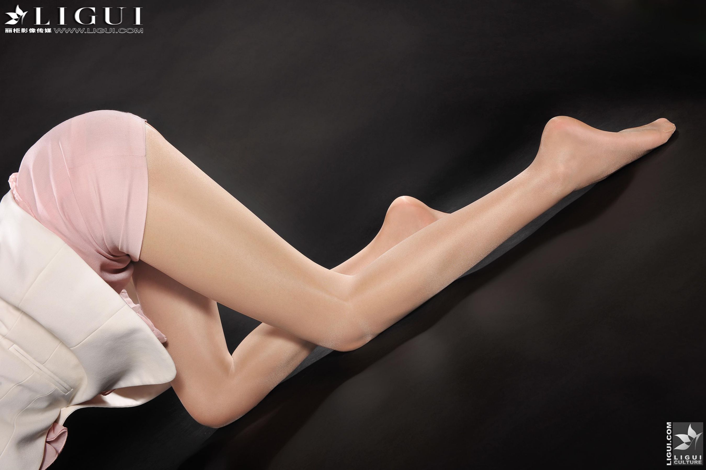 Model 文欣《OL红高跟丝足》上下全集 丝袜美足写真图片-图69