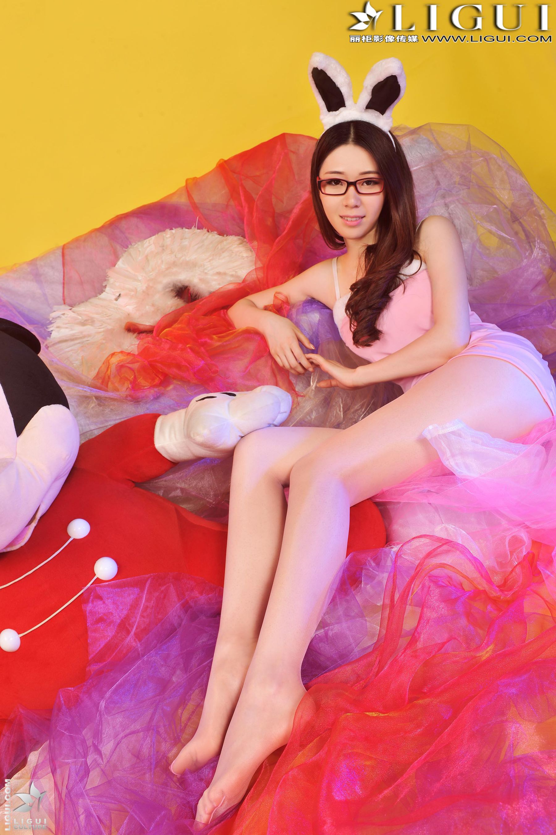 Model 美辰《红高跟兔女郎》上下全集  美腿丝足写真图片-图51