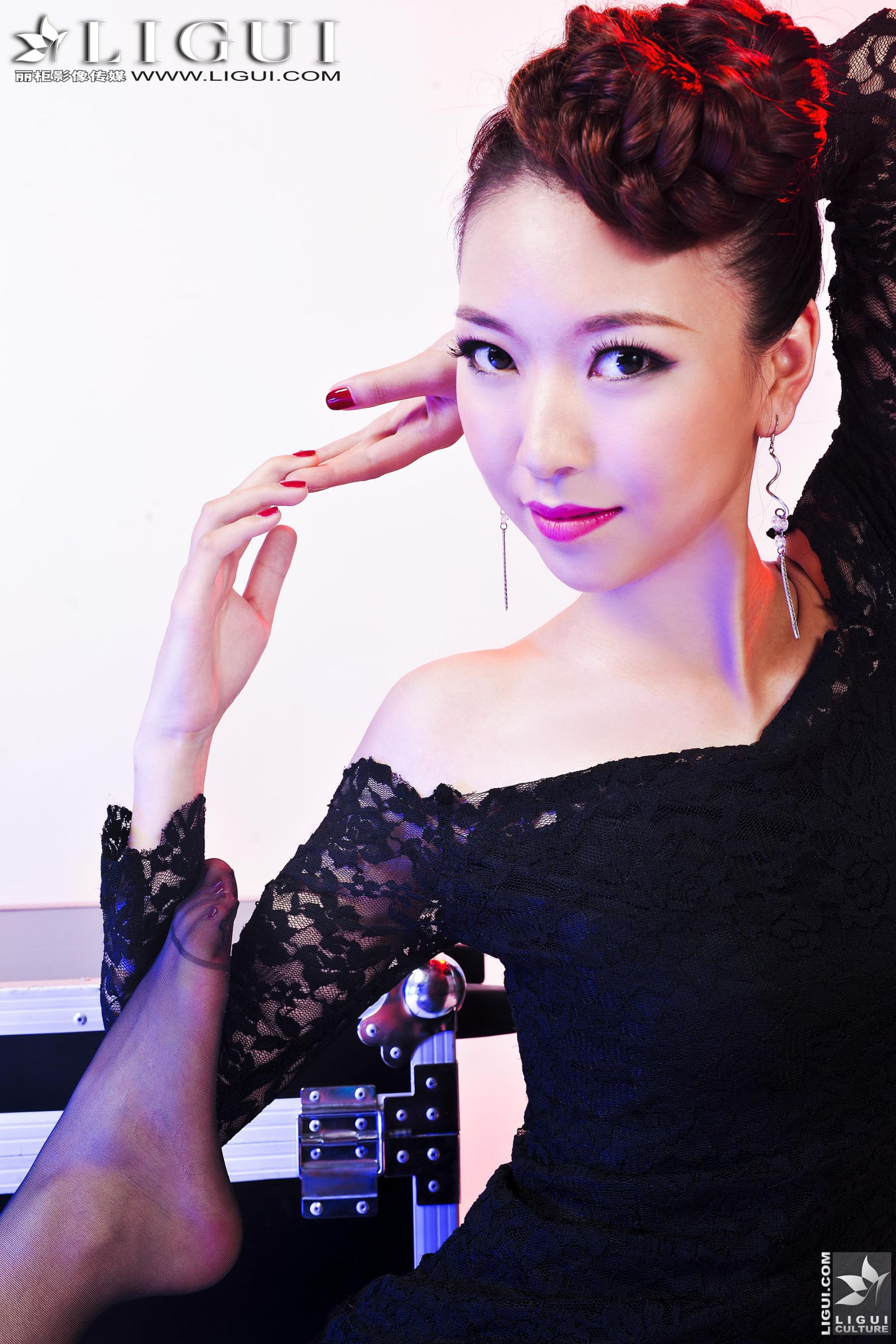 Model 文欣《时尚黑色蕾丝女郎》上下全集  美腿玉足写真图片-图67