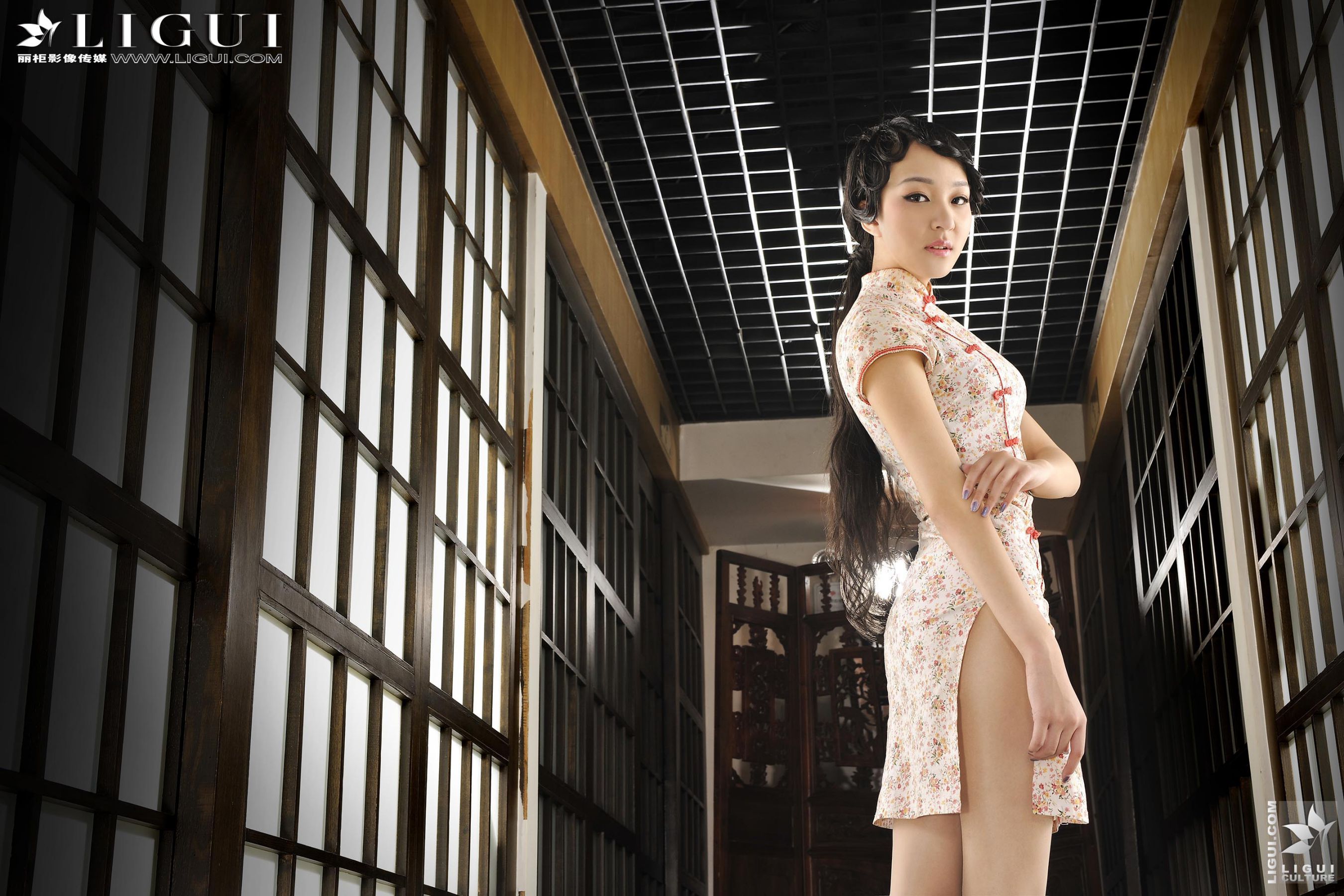 Model Amily《民国旗袍丝足》上下全集 美腿玉足写真图片-图1
