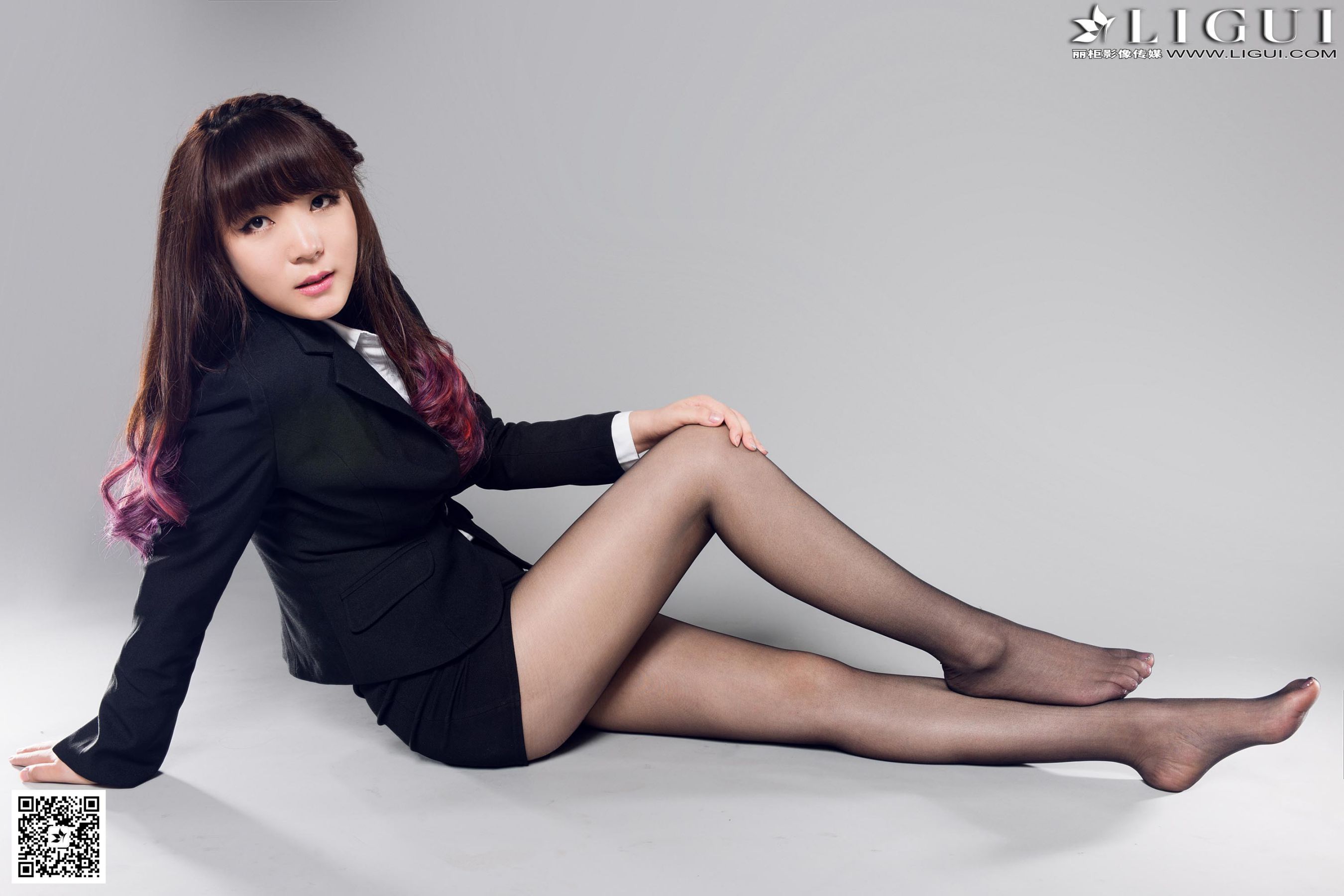 Model 小倩《黑丝高跟职业装》美腿玉足写真图片-图26