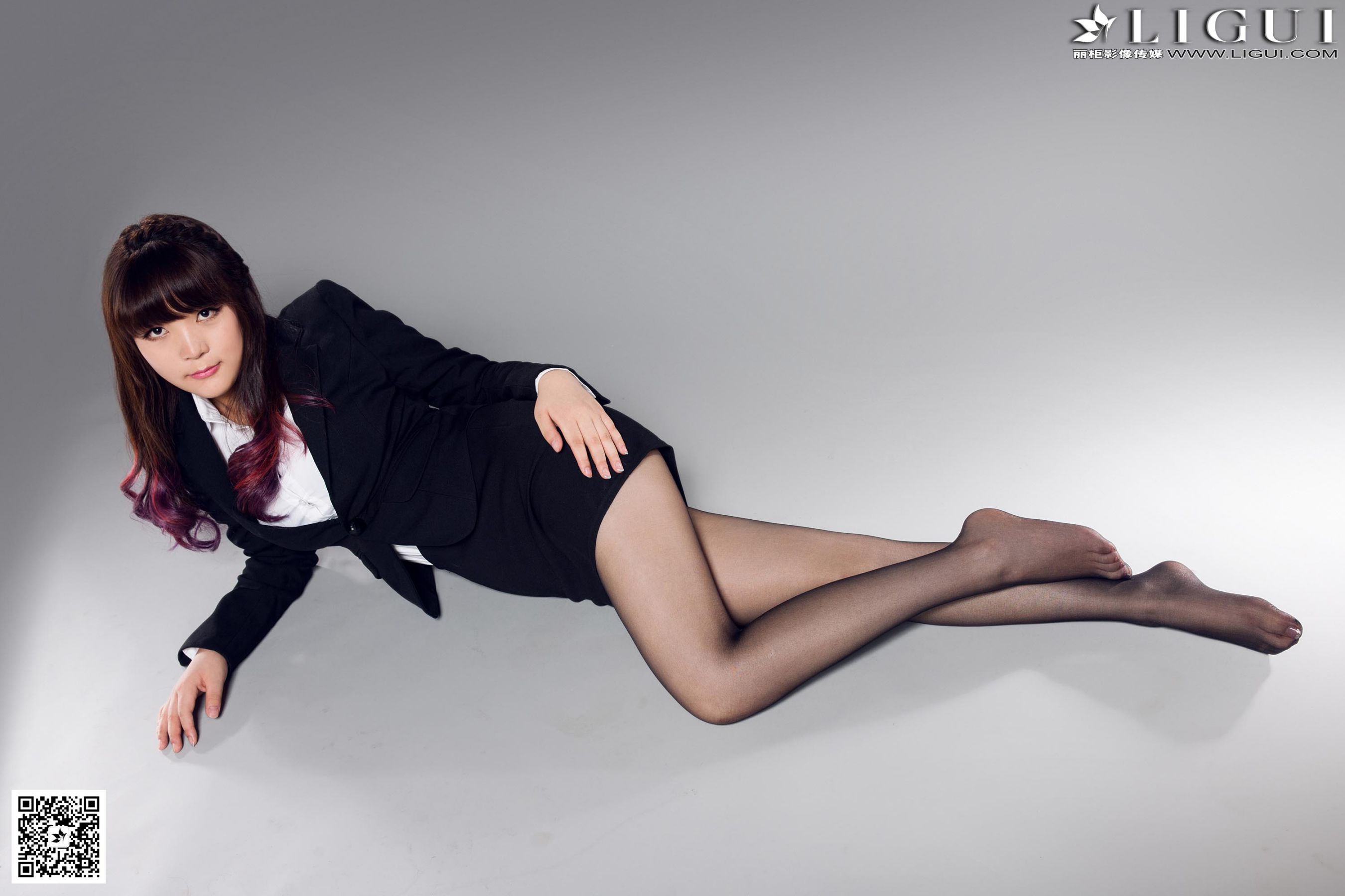 Model 小倩《黑丝高跟职业装》美腿玉足写真图片-图29