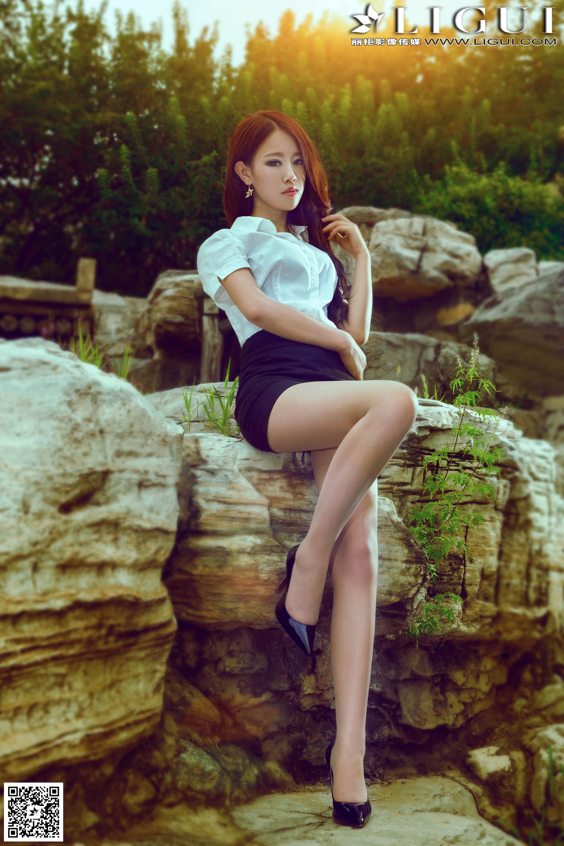 Model 语寒《公园外拍丝足高跟》上下全集  美腿玉足写真图片-图18