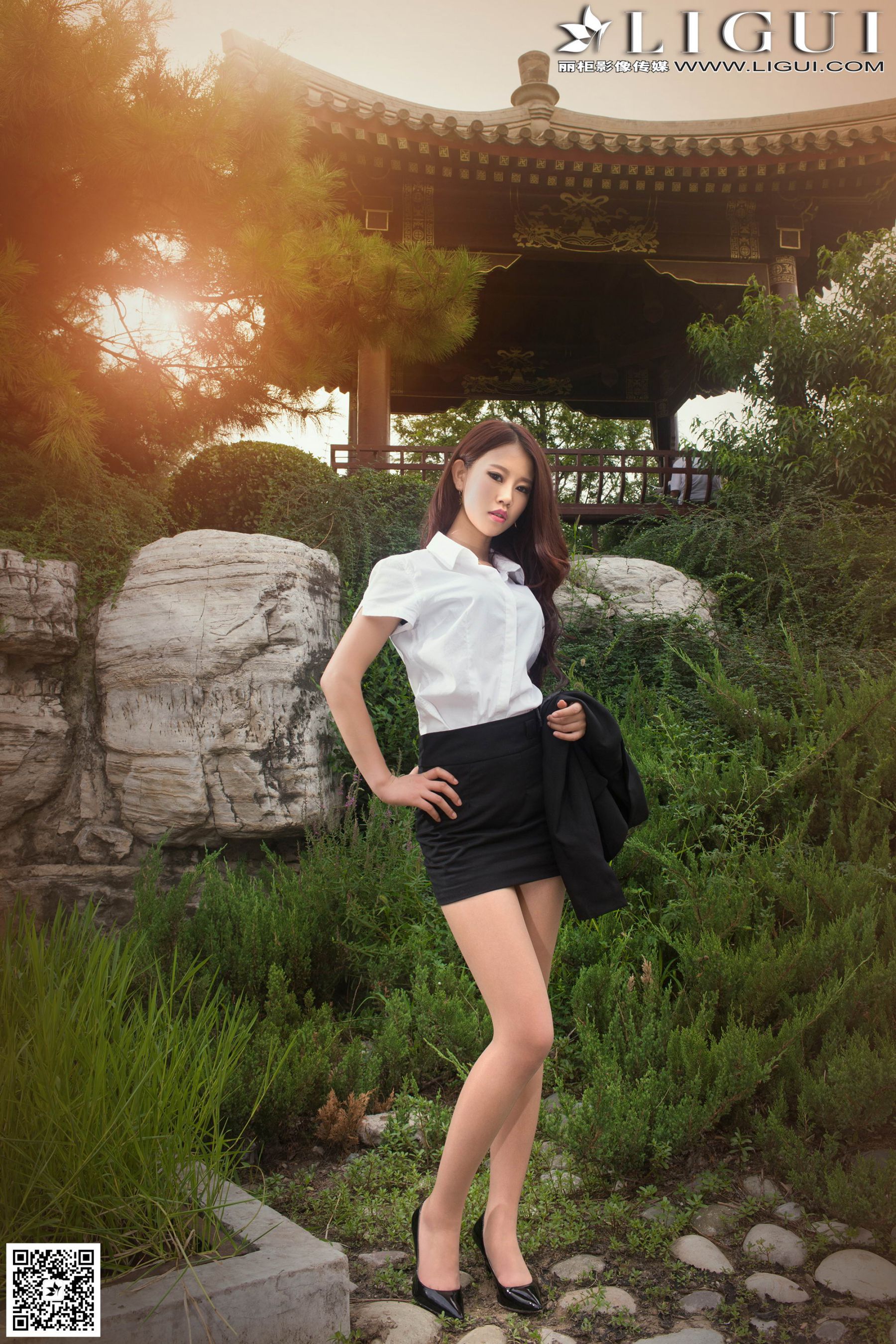 Model 语寒《公园外拍丝足高跟》上下全集  美腿玉足写真图片-图8