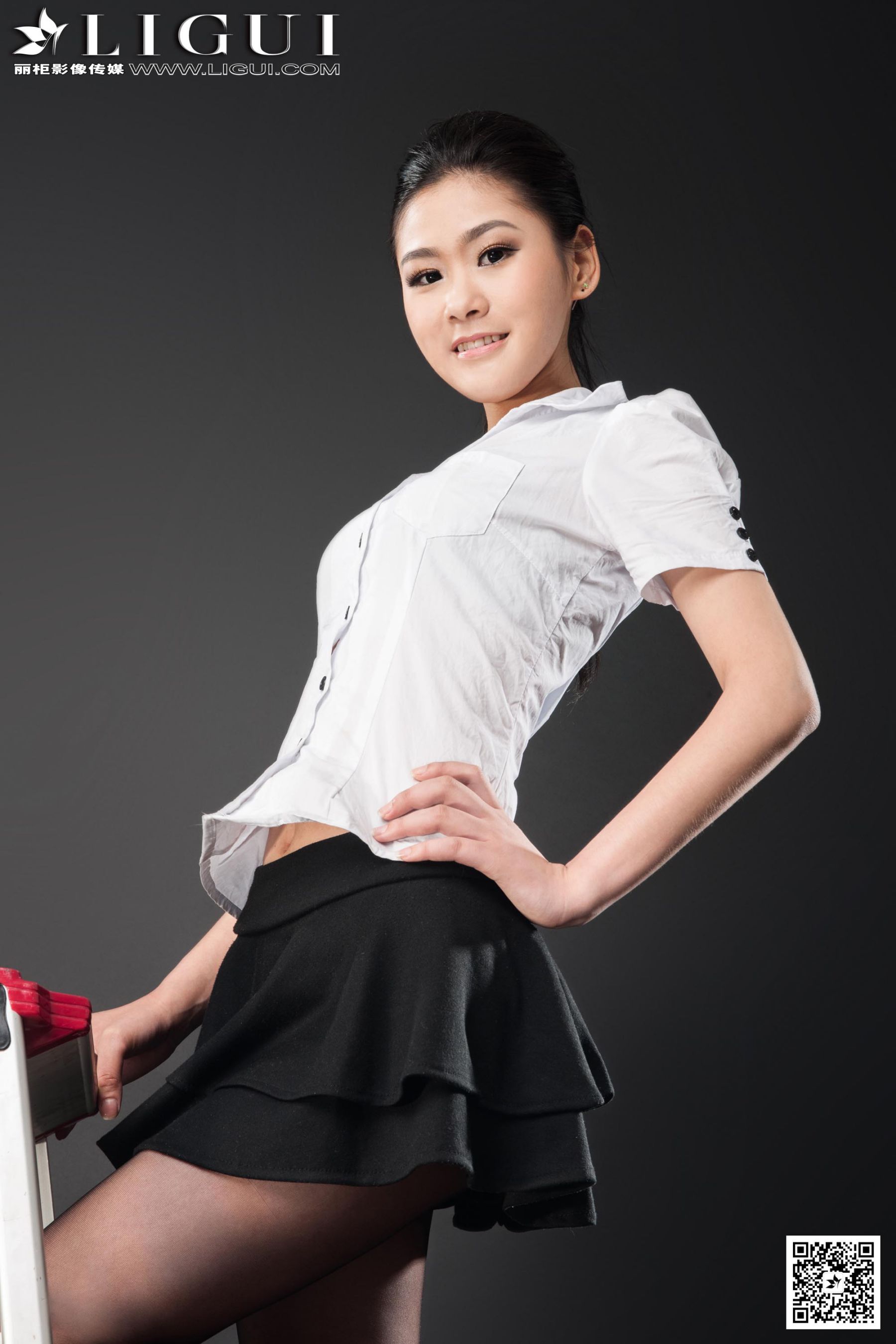 Model 凌凌《棚拍黑丝高跟美足》美腿玉足写真图片-图14