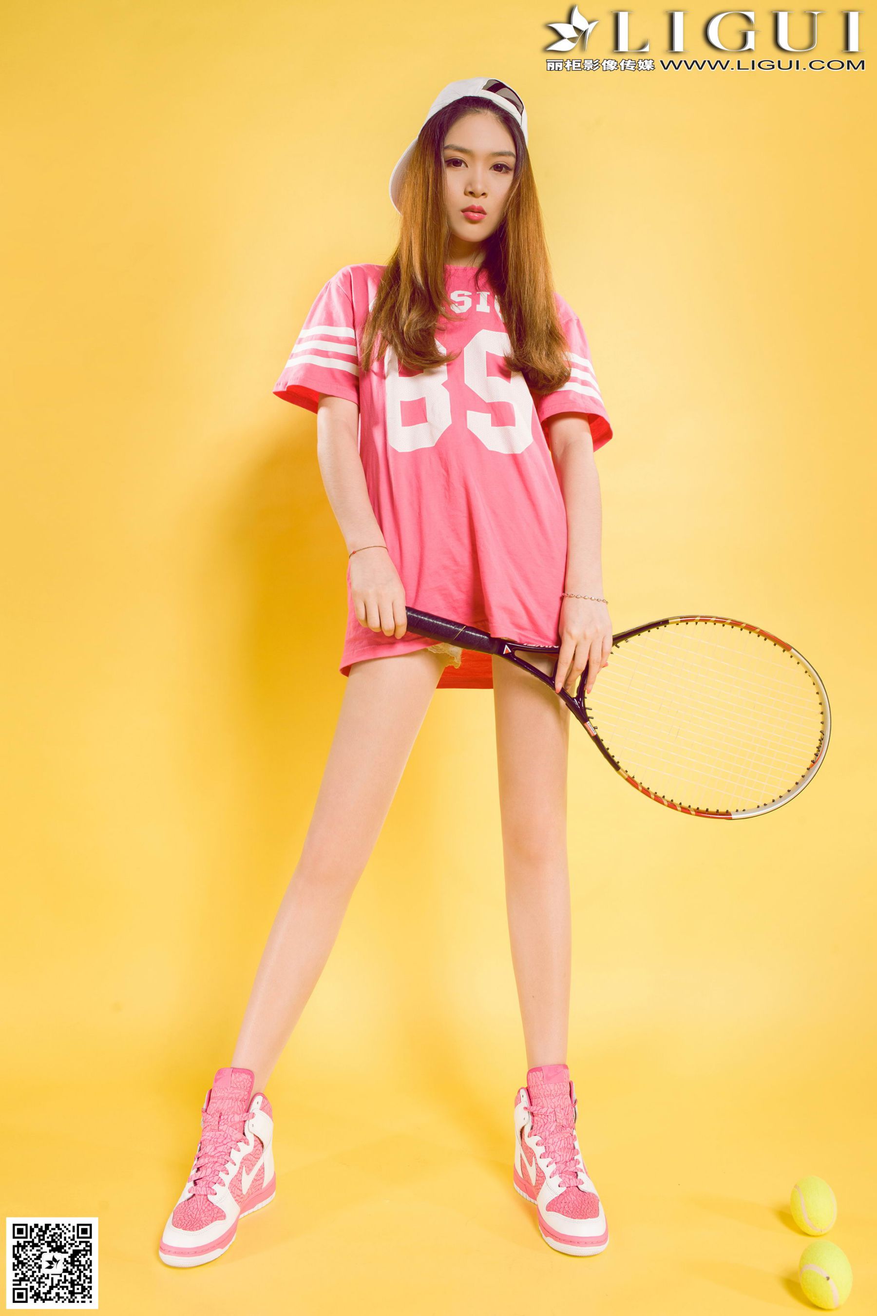 Model 允儿《篮球少女羽毛球运动系列》美腿玉足写真图片-图0