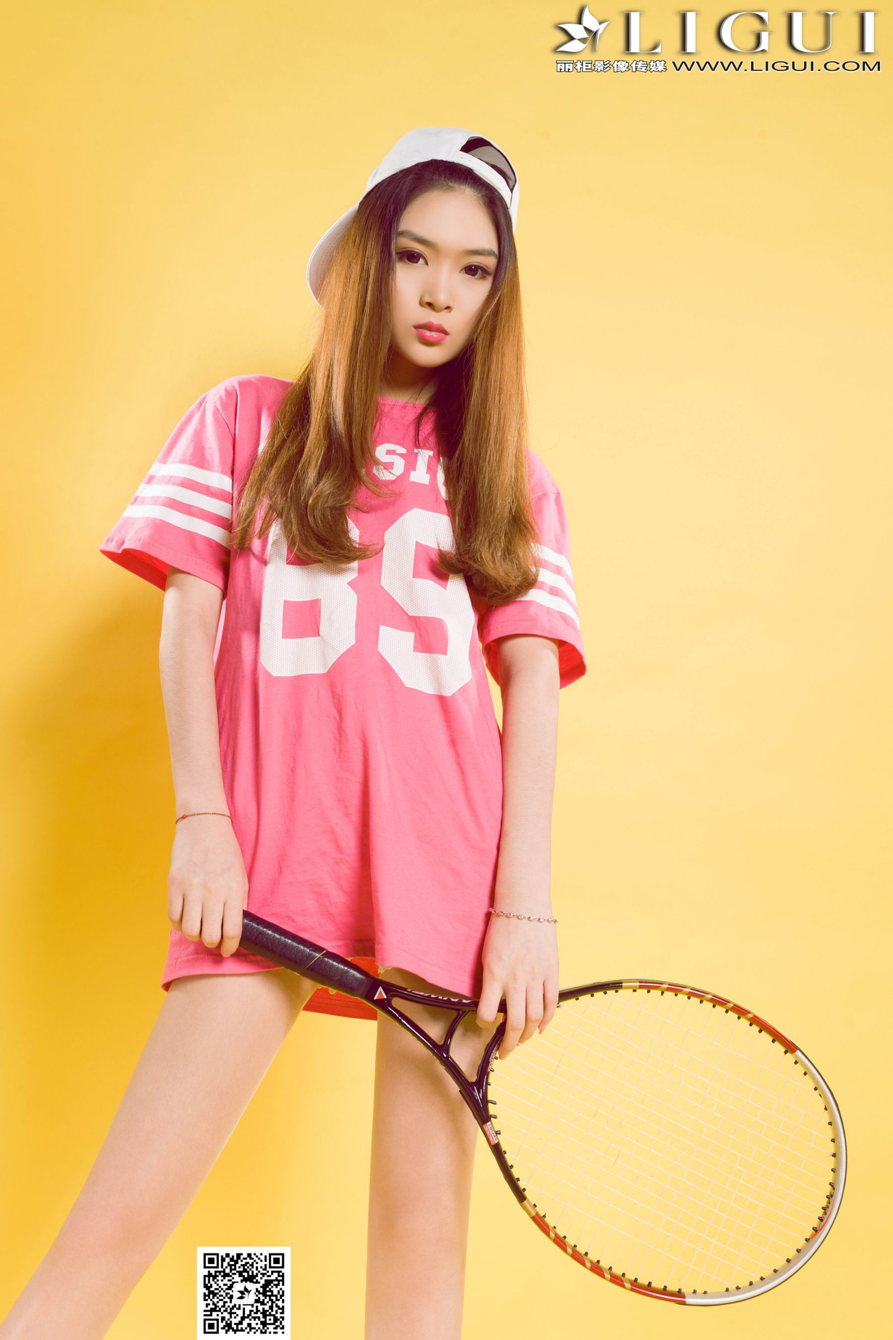 Model 允儿《篮球少女羽毛球运动系列》美腿玉足写真图片-图1