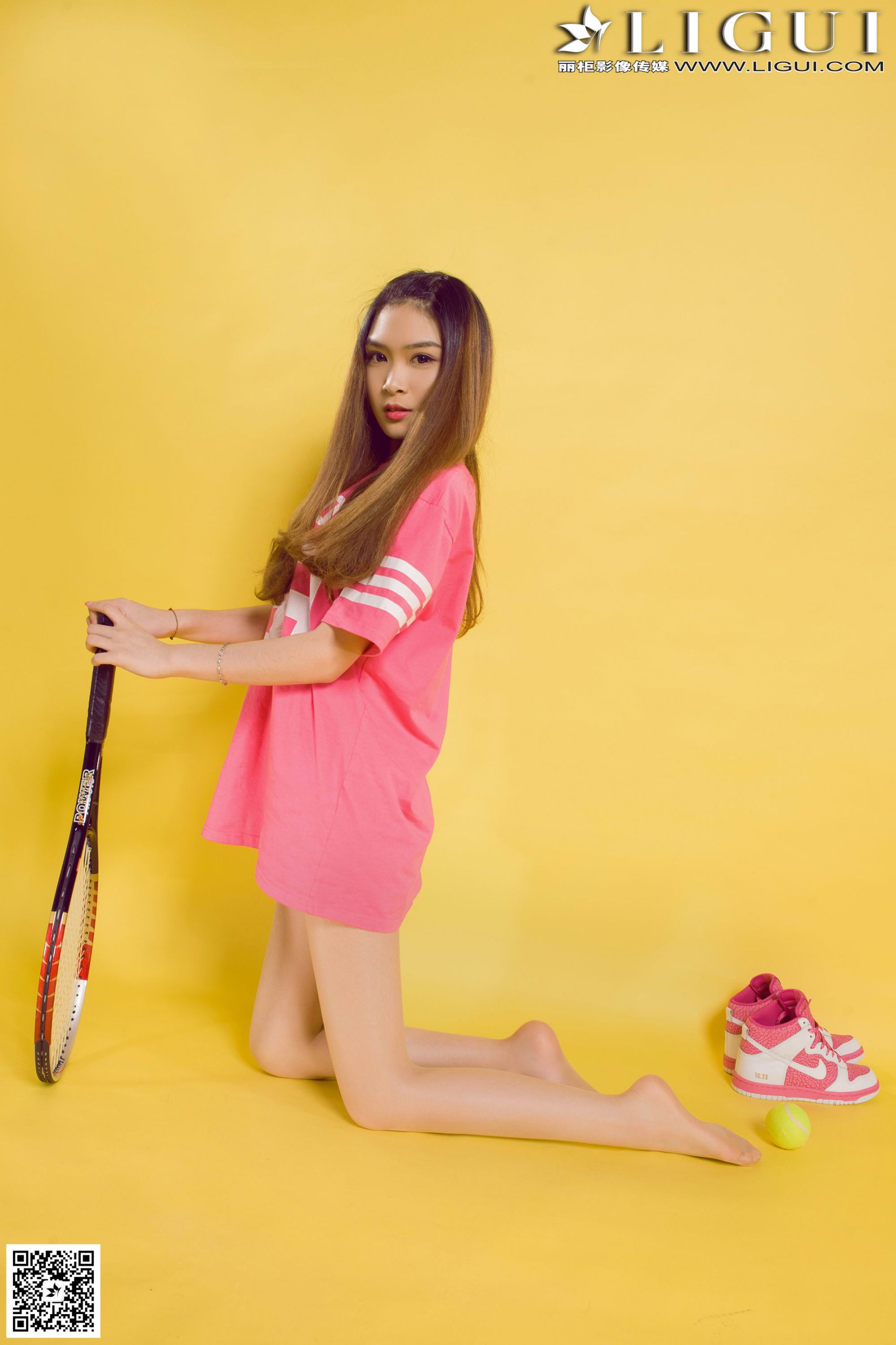 Model 允儿《篮球少女羽毛球运动系列》美腿玉足写真图片-图30