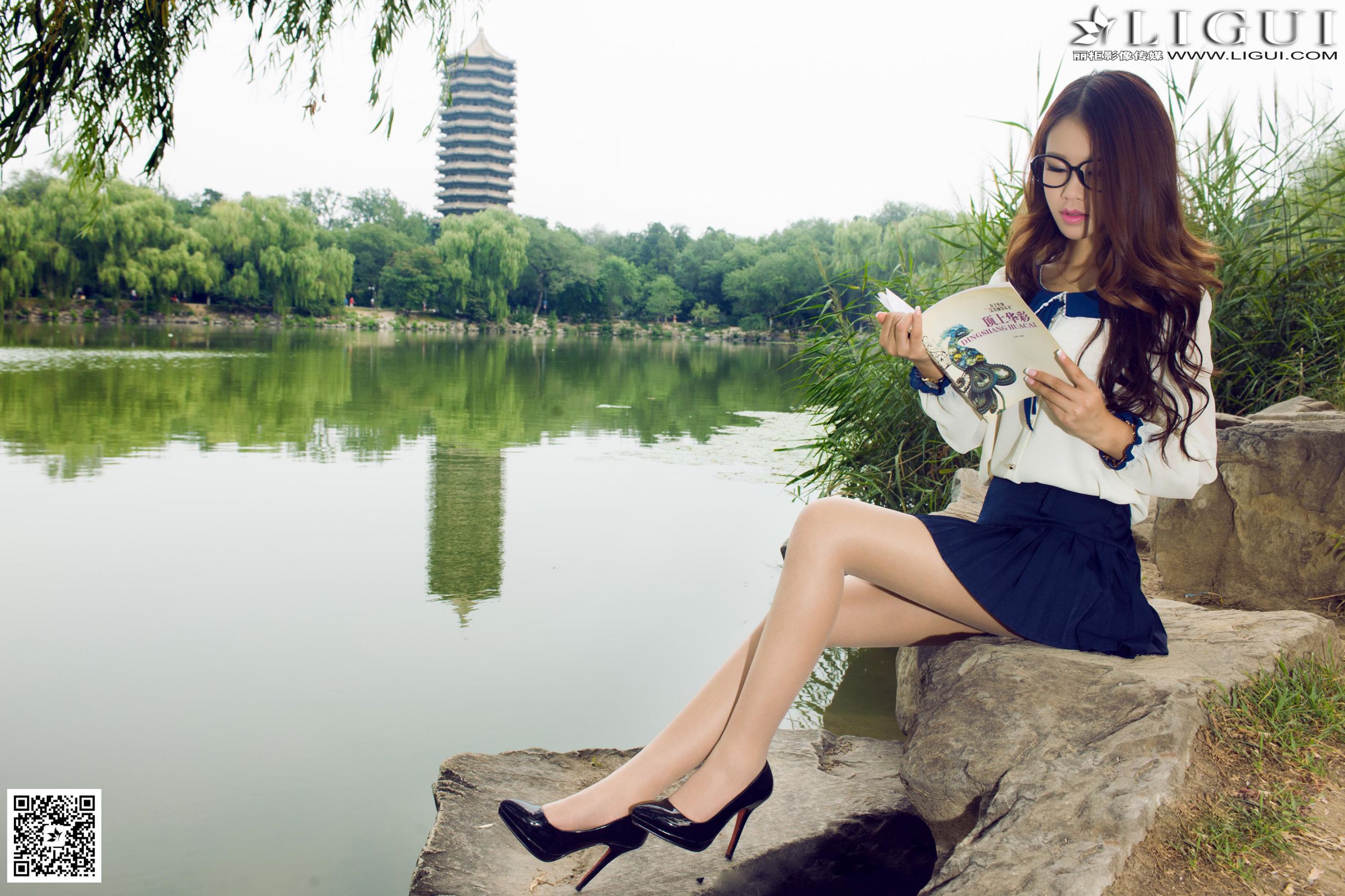Model 语寒《校花女神公园美拍》上下全集  美腿玉足写真图片-图25