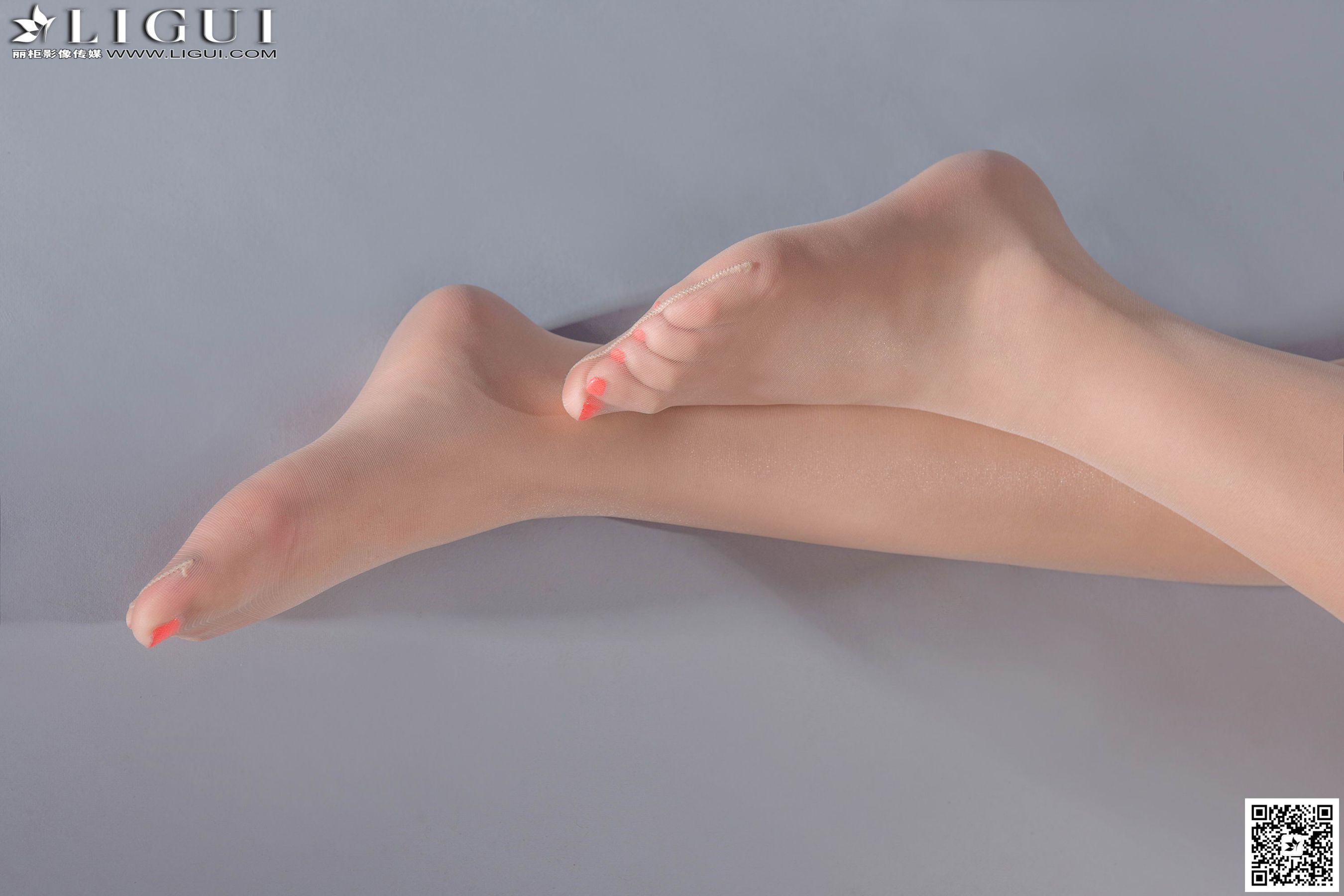 Model 语寒《甜美校花棚拍》美腿玉足写真图片-图23