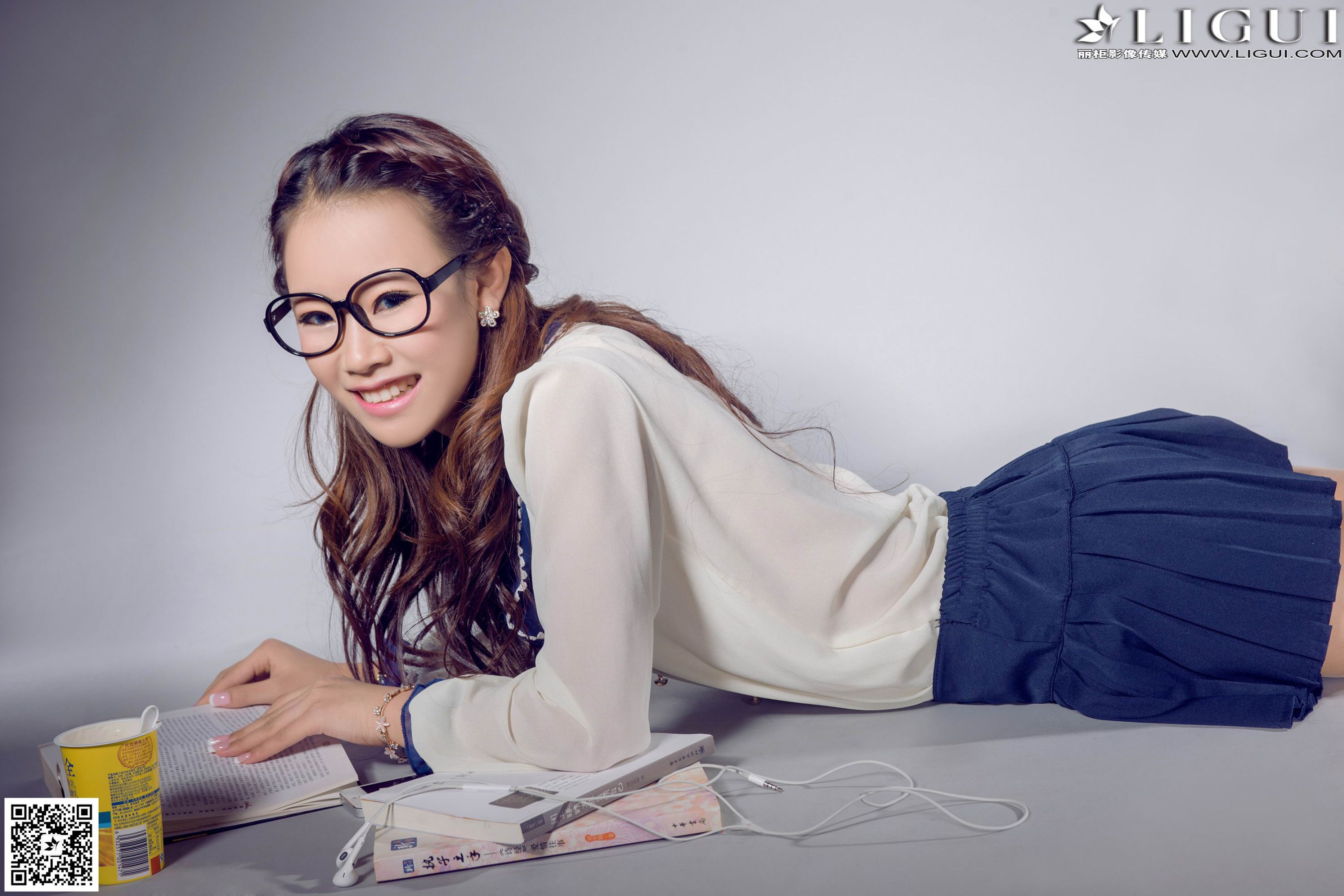 Model 语寒《甜美校花棚拍》美腿玉足写真图片-图41