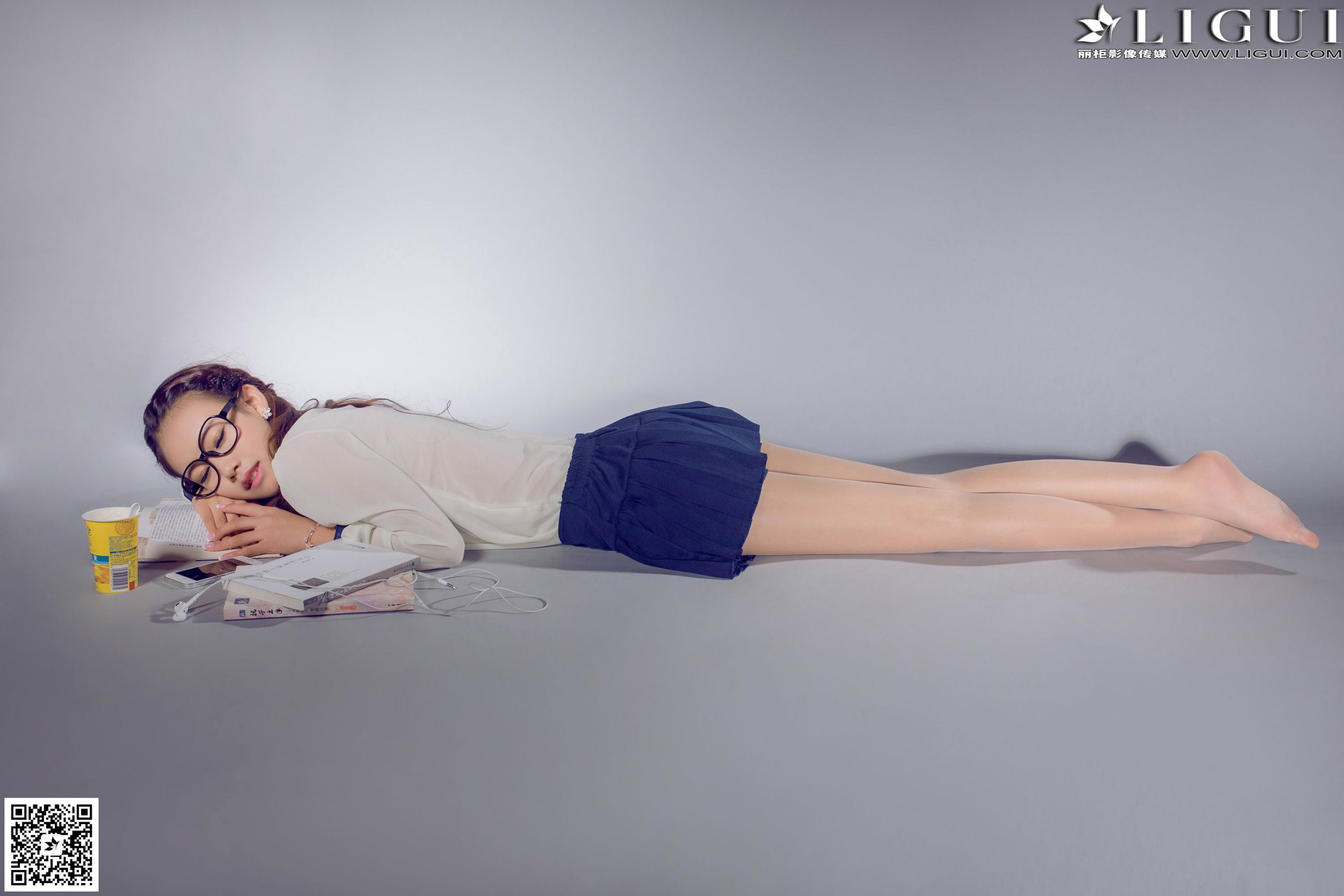 Model 语寒《甜美校花棚拍》美腿玉足写真图片-图43