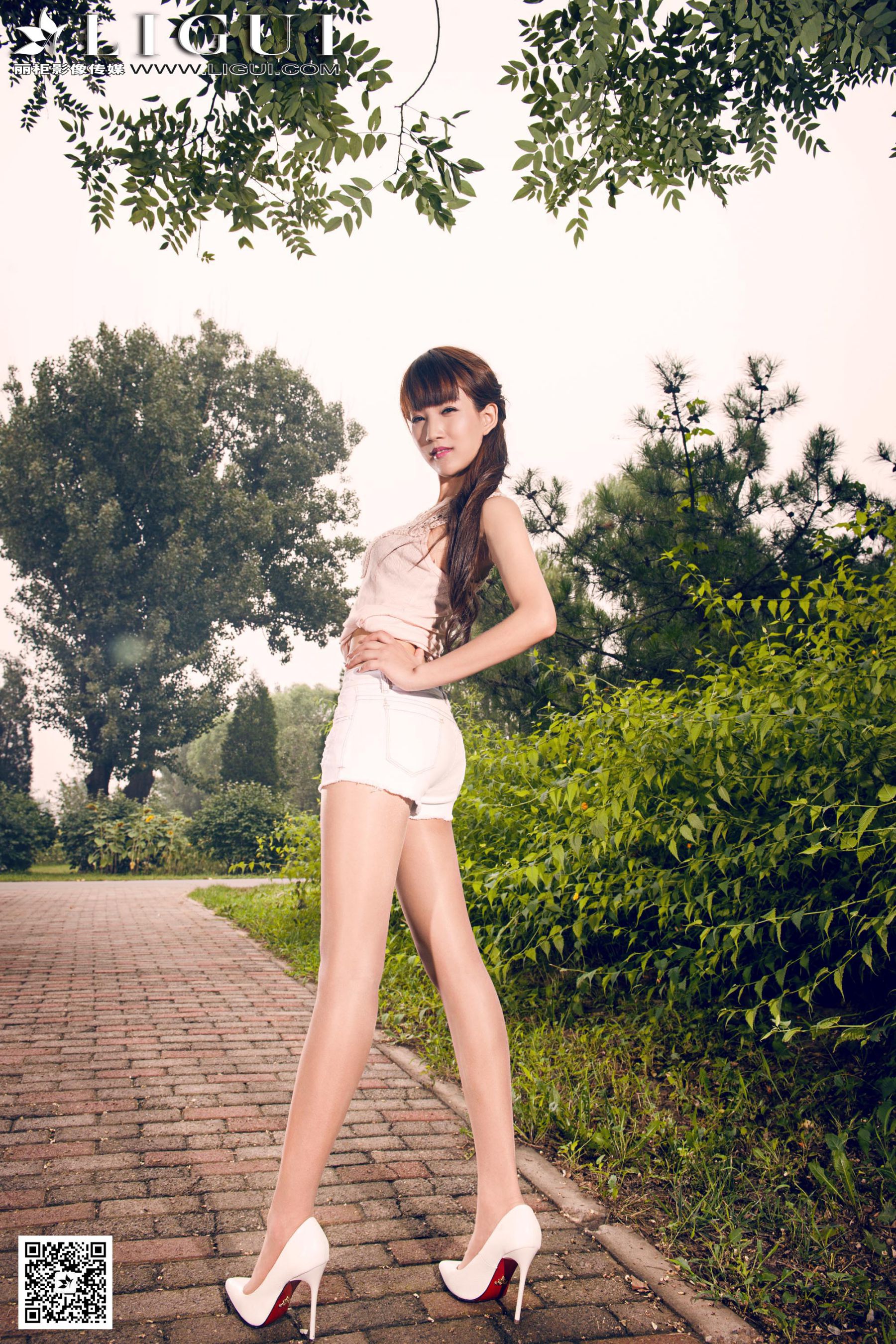Model 司琪《极品唯美公园外拍》美腿玉足写真图片-图31